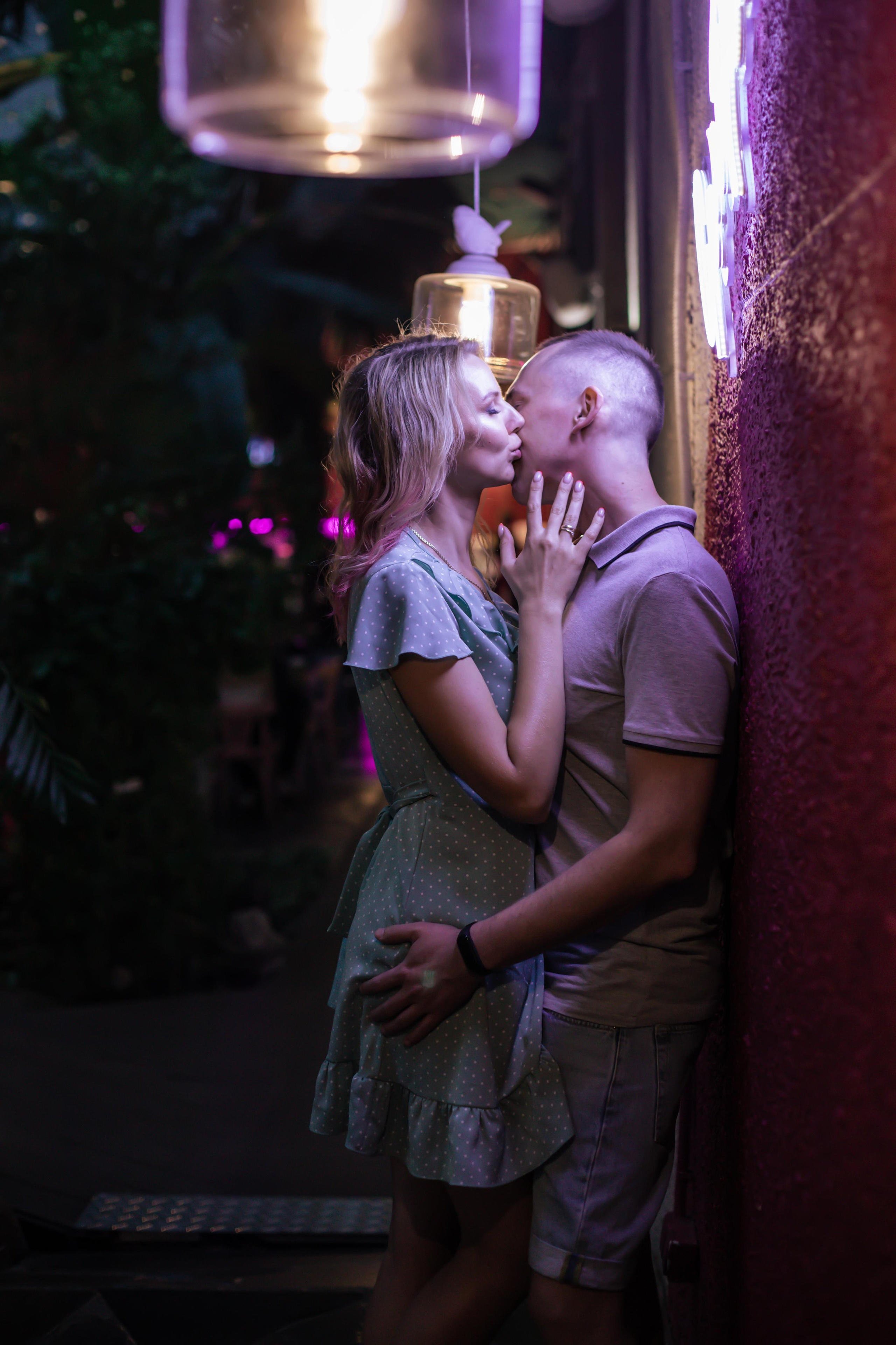 Катя с супругом Петроградка + Шоколад бар. Фотограф и Видеограф в Санкт-Петербурге Алиса Шандрик