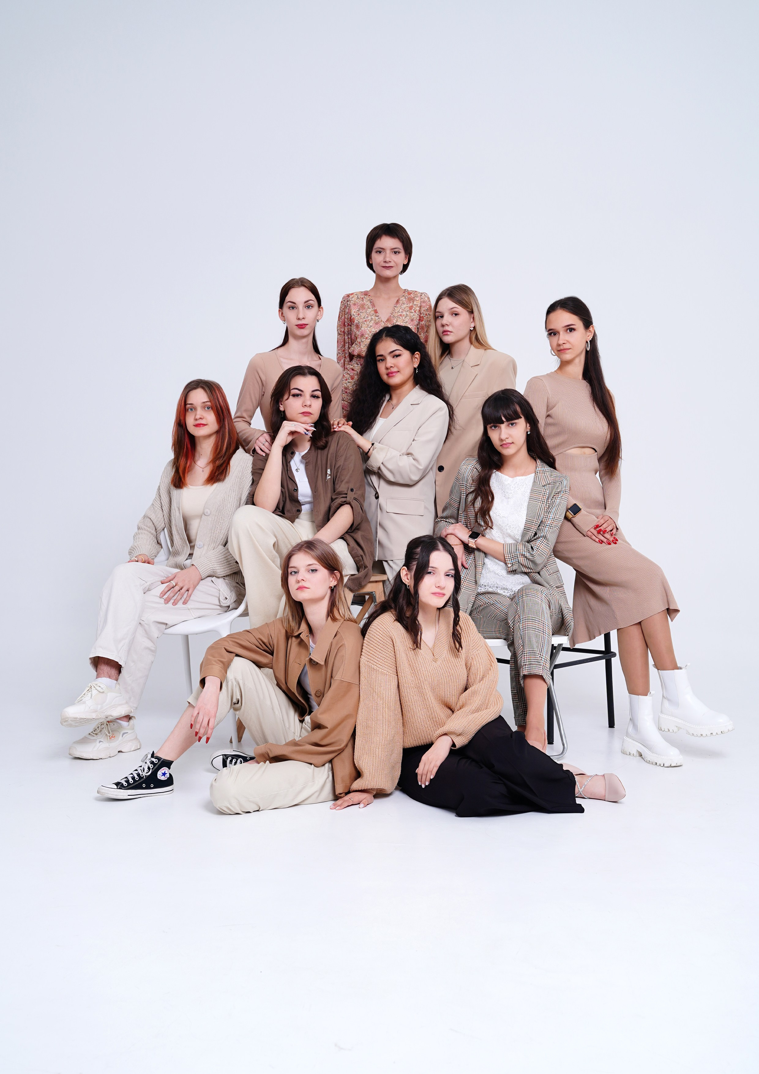 Образы. MEMENTO.Выпускные альбомы, школьные, юбилейные и другие книги. Ростов-на-Дону