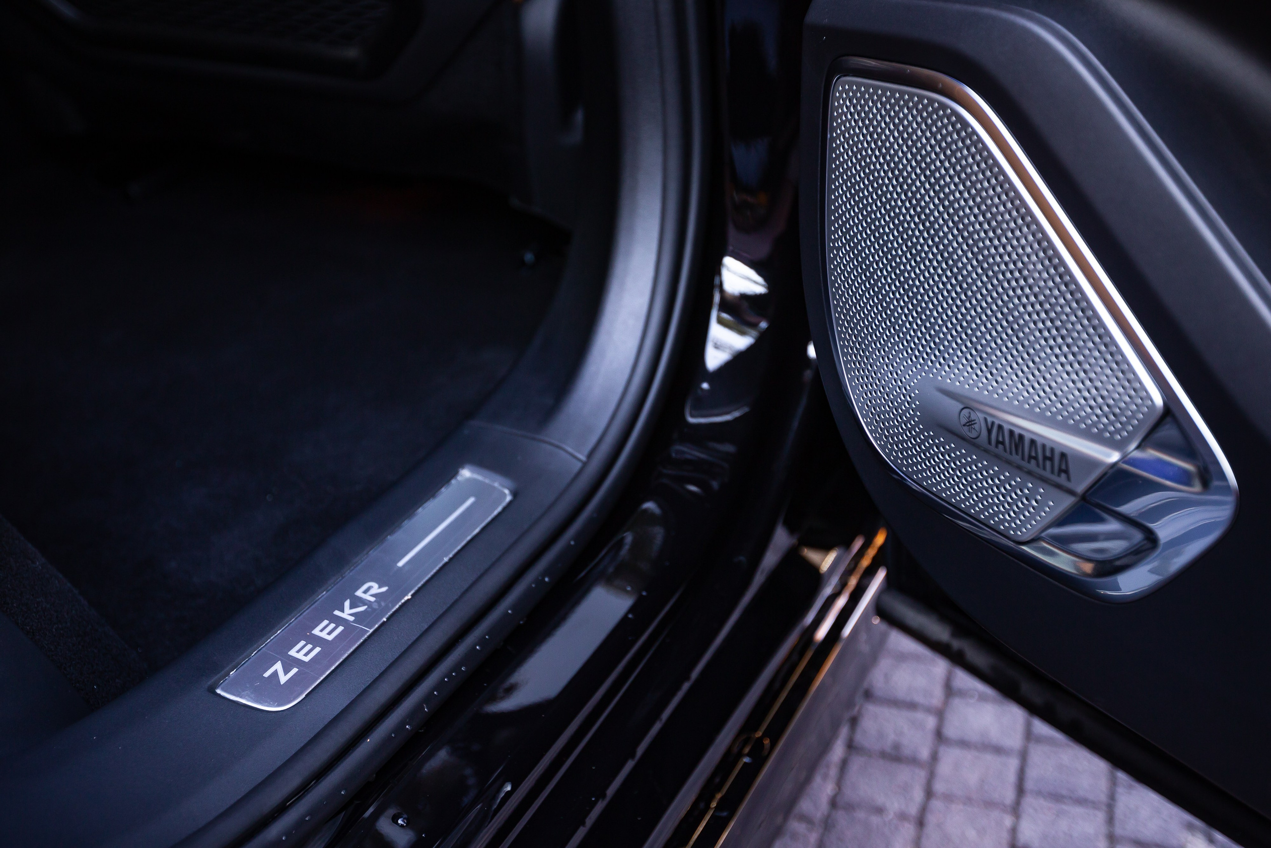 Профессиональная фотосъемка автомобилей в Москве и Московской области. Фотостудия в Москве LUXARTPHOTO