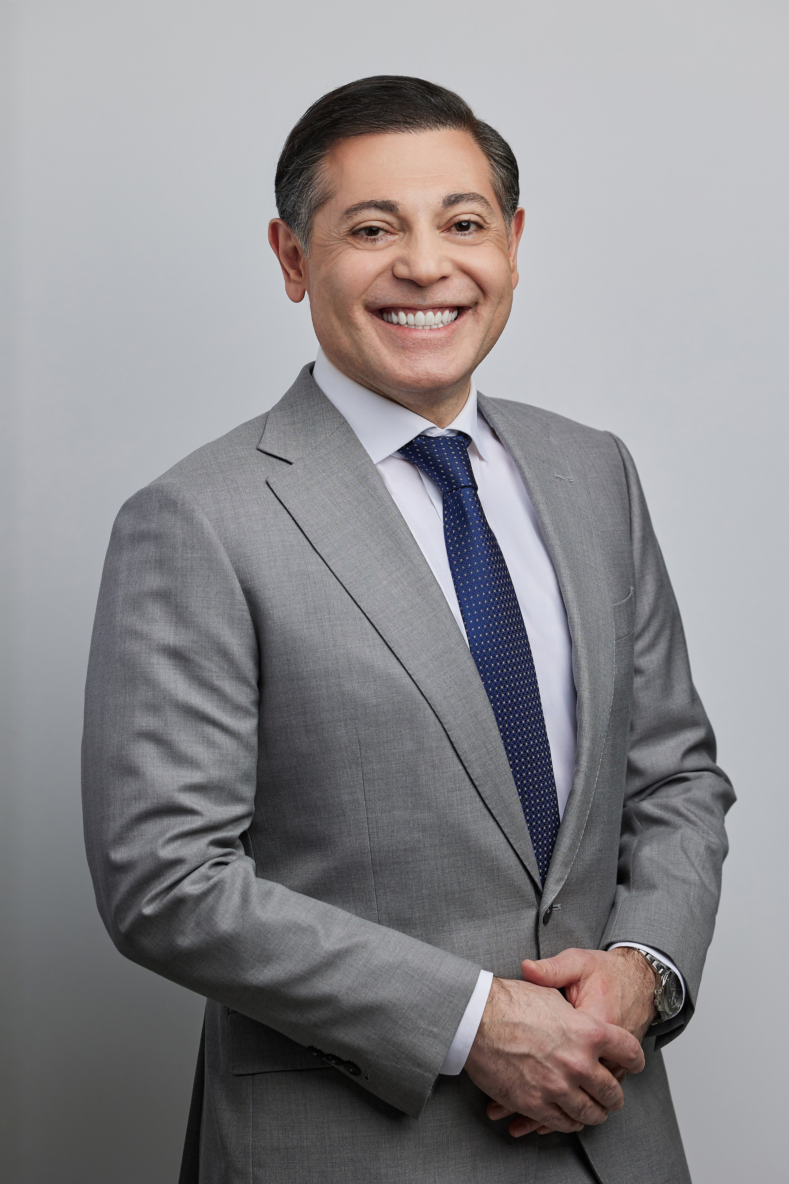 Профессиональный бизнес-портрет для руководителя компании, 