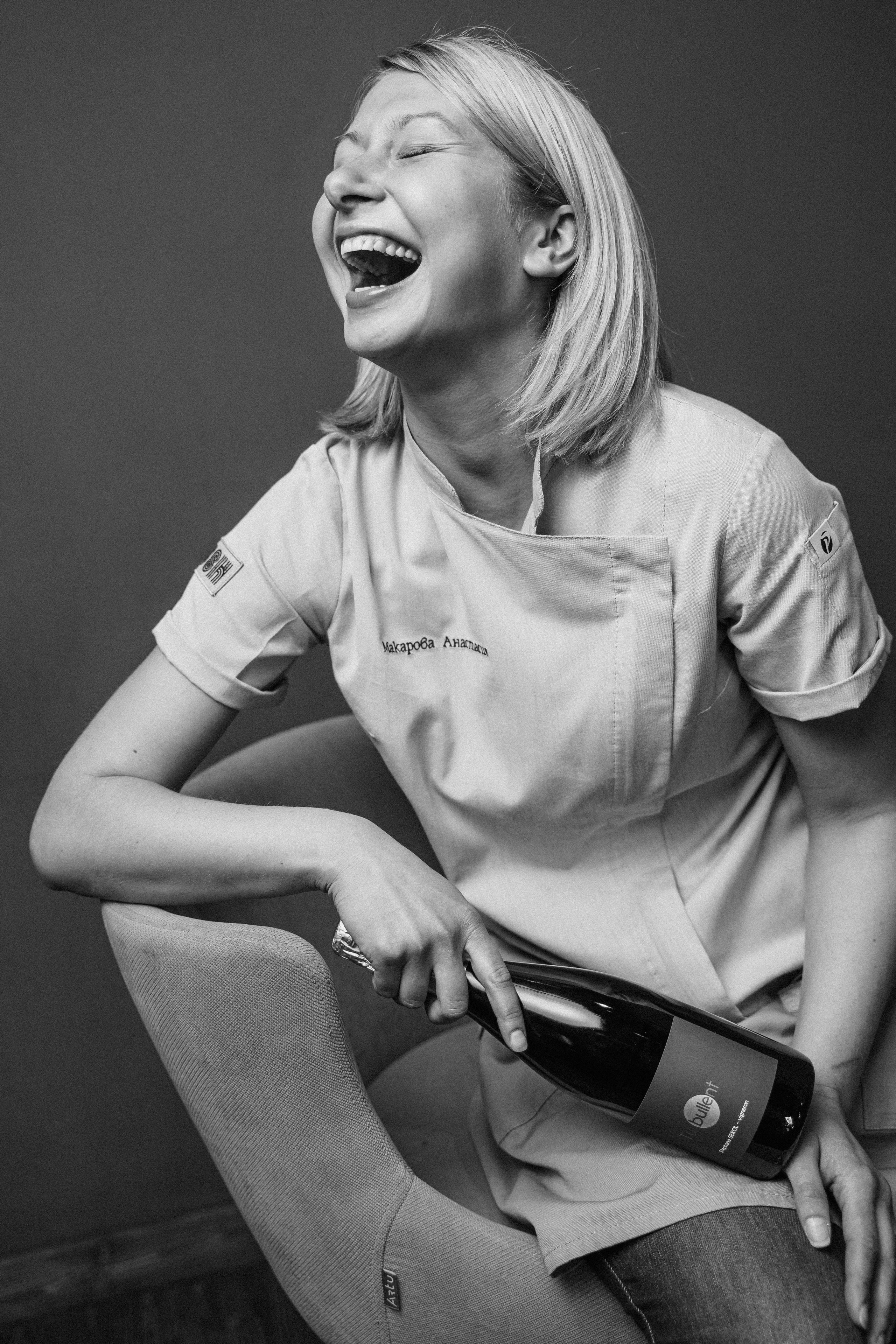 Фотосессия команды винного ресторана | Корпоративные портреты и имиджевые кадры для HoReCa. Бизнес-фотограф в Москве — Виталий Агабабян