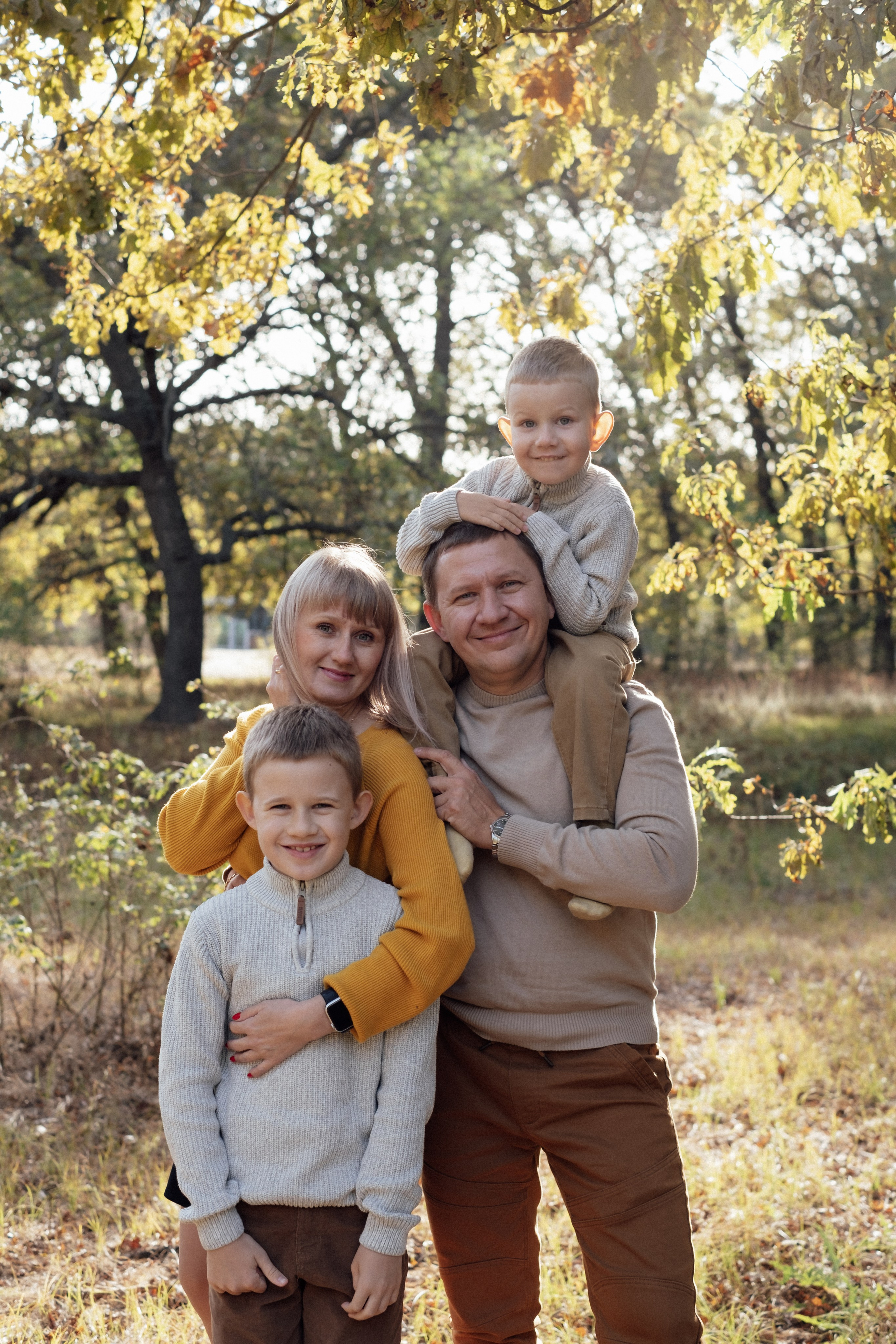 Семейная фотосессия в лесу. Свадебный и семейный фотограф г. Волгоград Биленко Ангелина