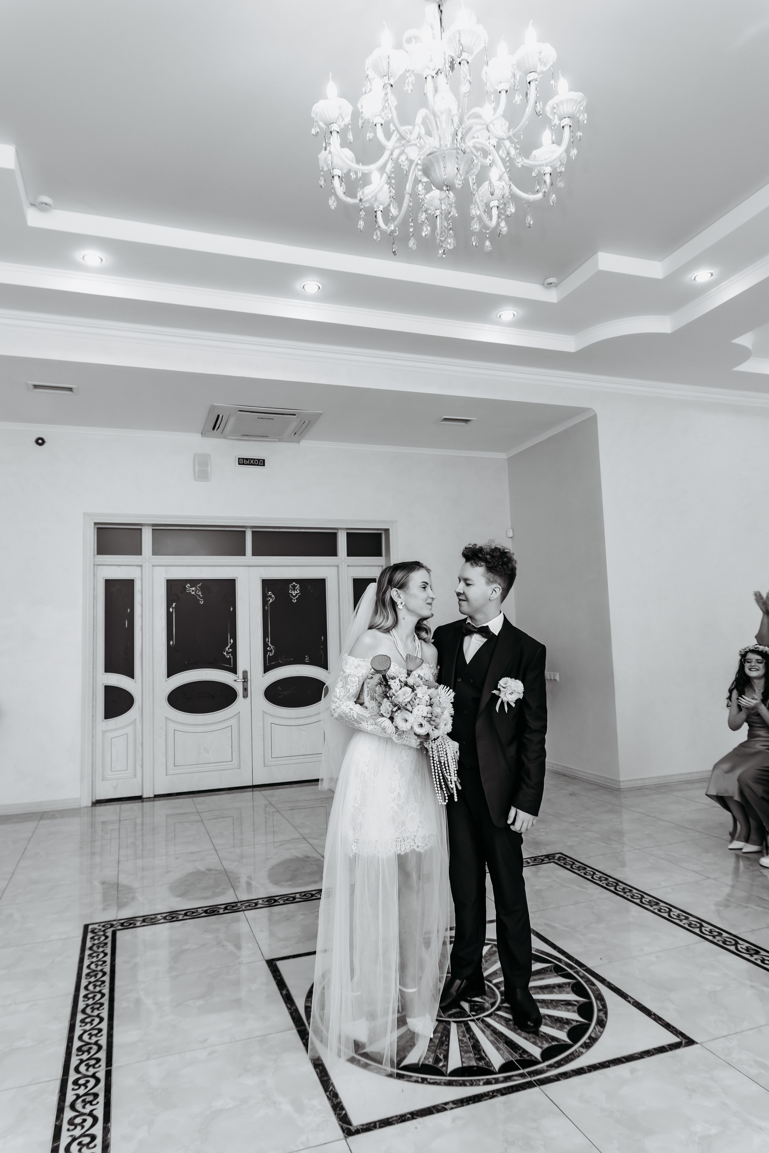 Свадебные кольца на мягком фоне