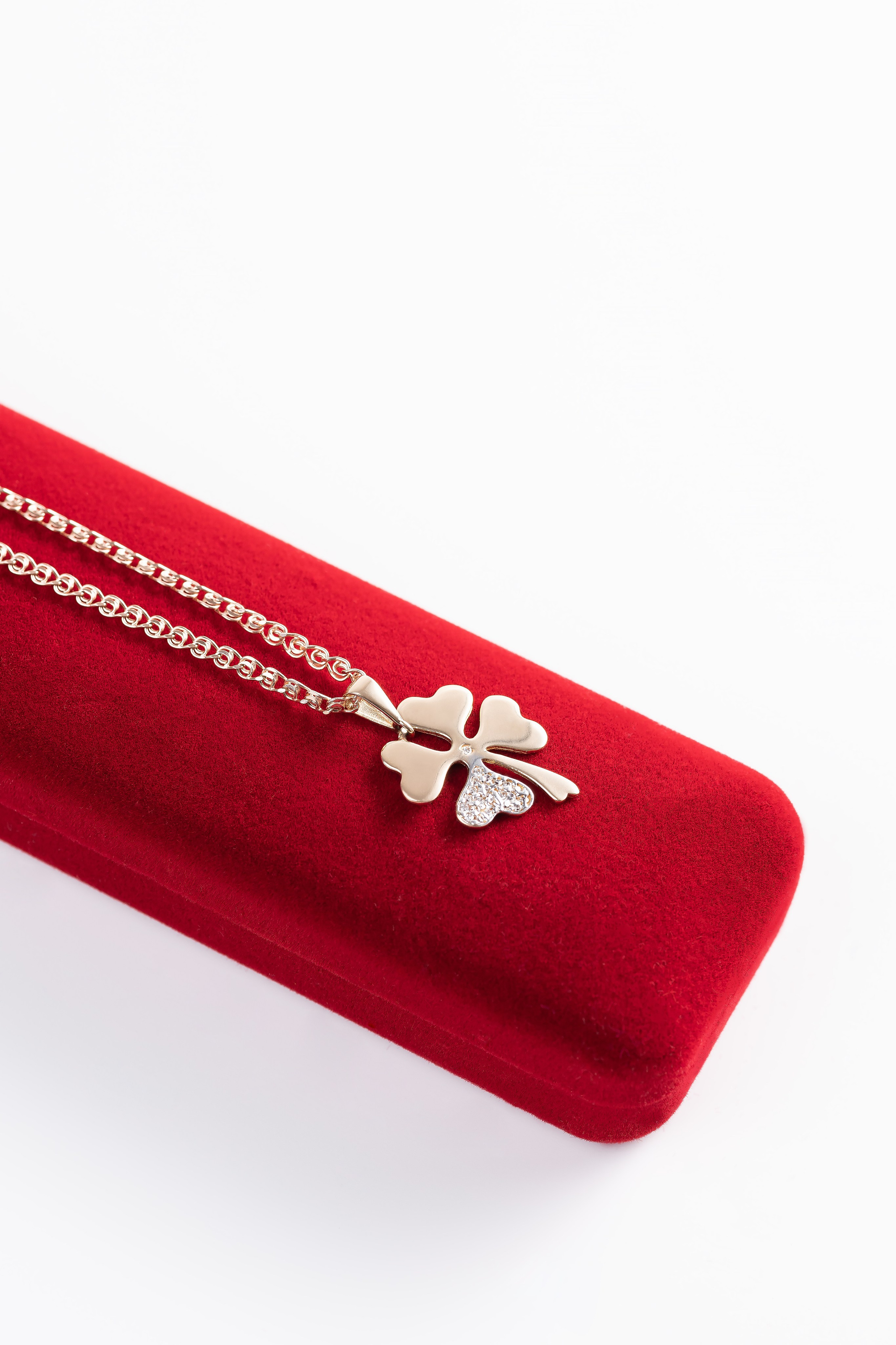 Рекламная съемка ювелирных изделий. Рекламный фуд фотограф и видеограф в Астане Алина Лысенко