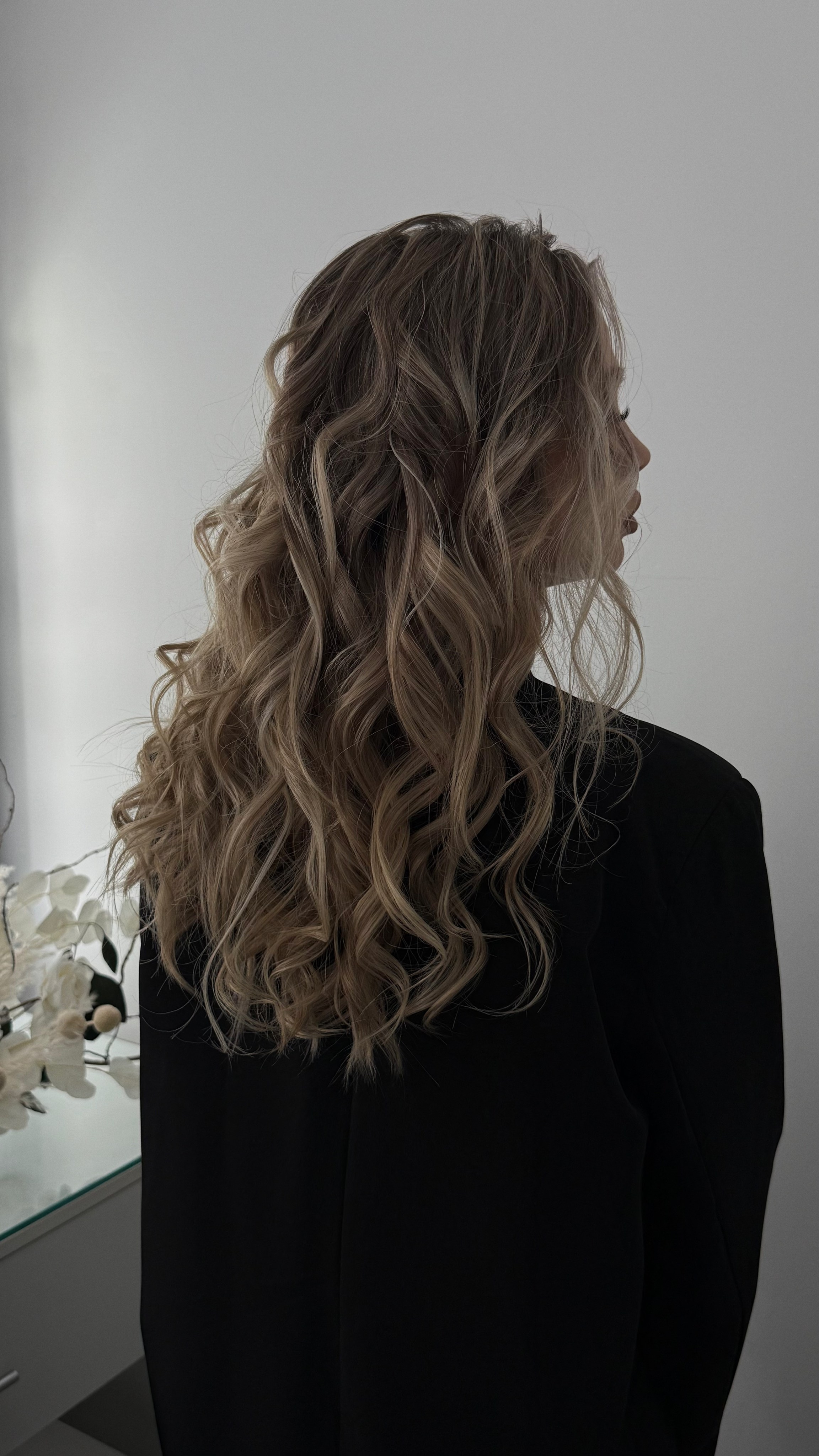 Прически, укладки. Студия визажистов, стилистов по прическам, бровистов и мастеров по ресницам