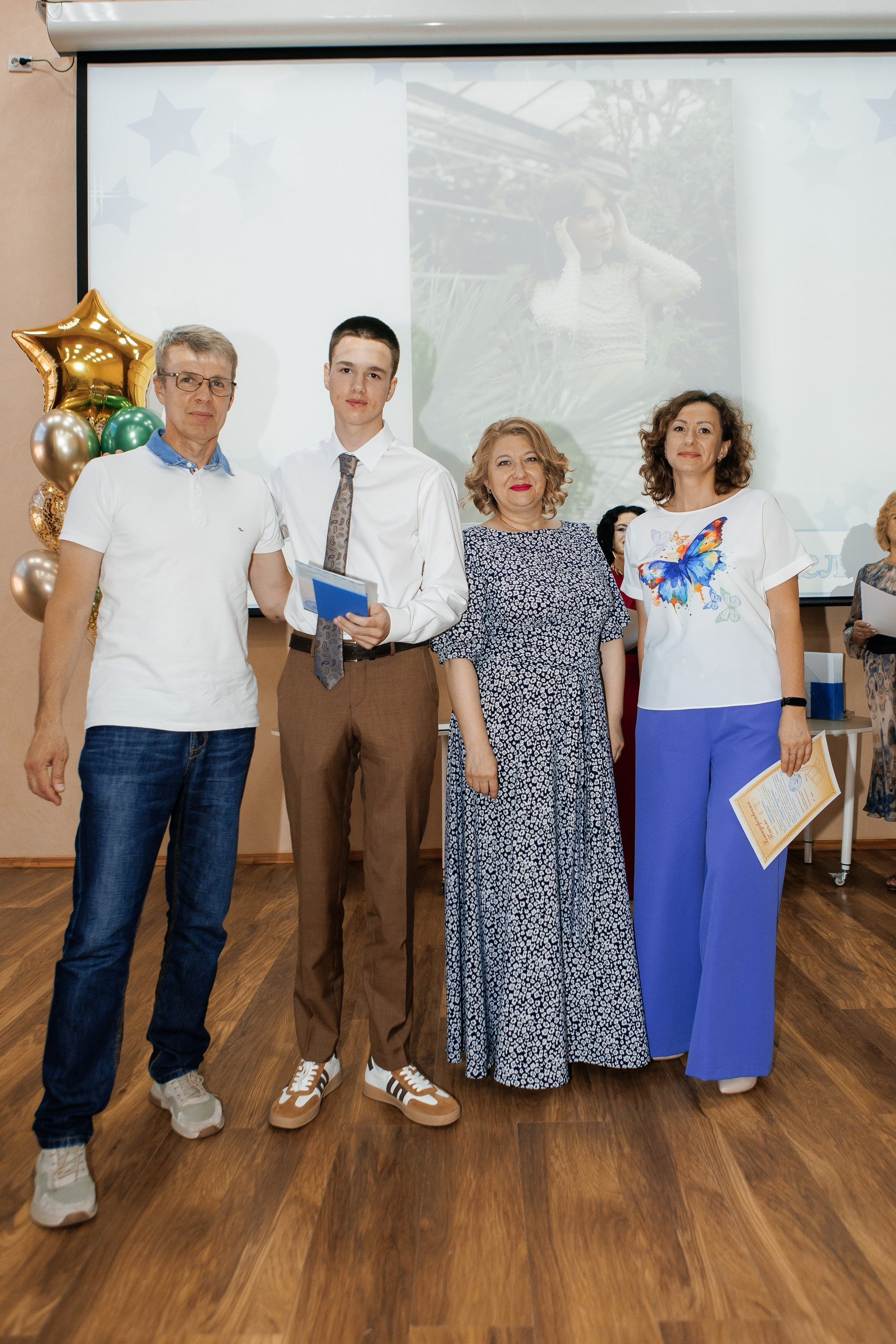 Выпускной Гимназия 12 2024 г. Свадебный и портретный Фотограф в Липецке Дмитрий Котюков