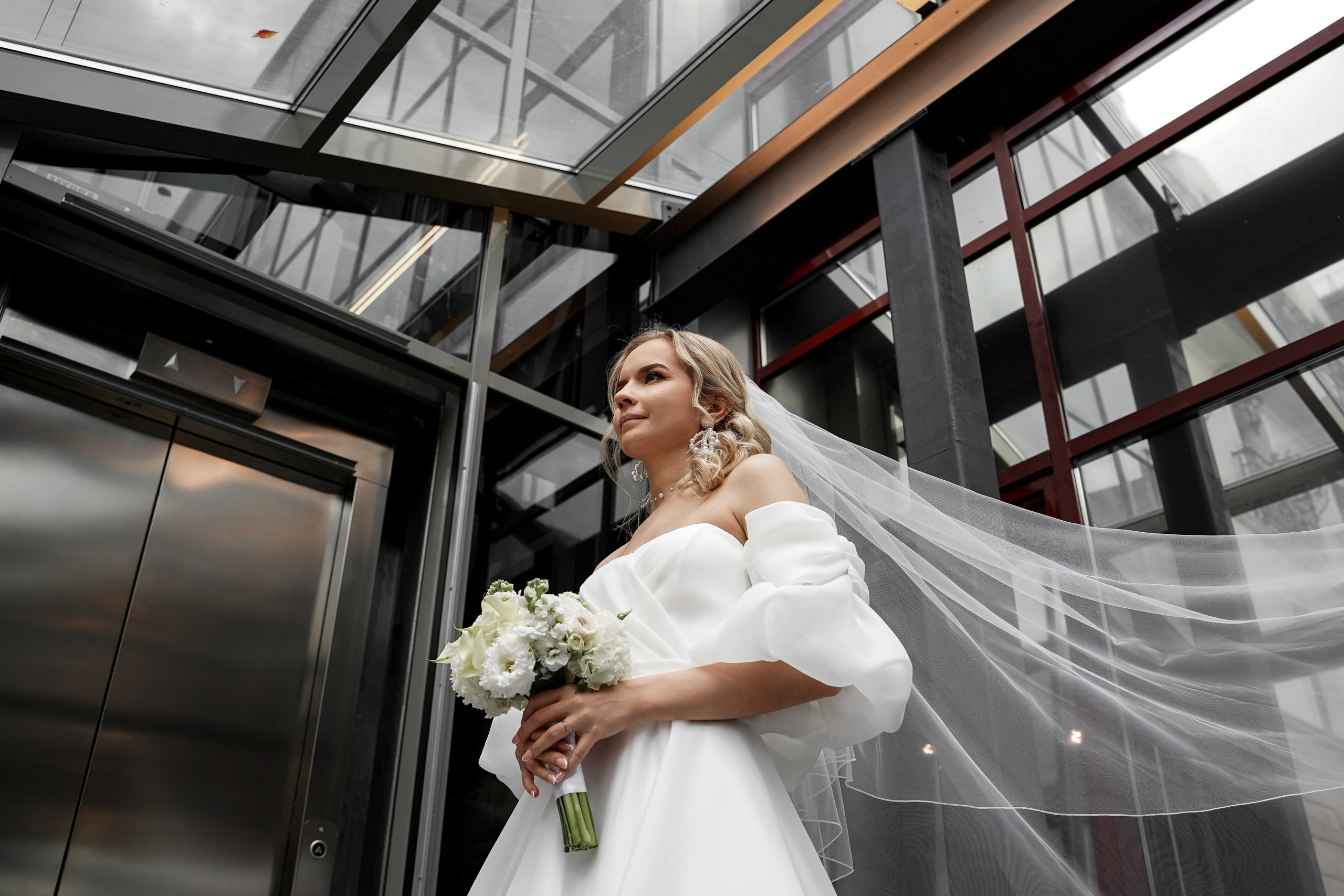 Свадебная фотосессия «4 часа». Отель Резиденция в Ростове-на-Дону. Кадры молодоженов на природе. Фотосессия банкета 1 час. Свадебный фотограф в Ростове-на-Дону. Таинство Крещения и Венчания, семейные фотосессии. Алёна Чёботова