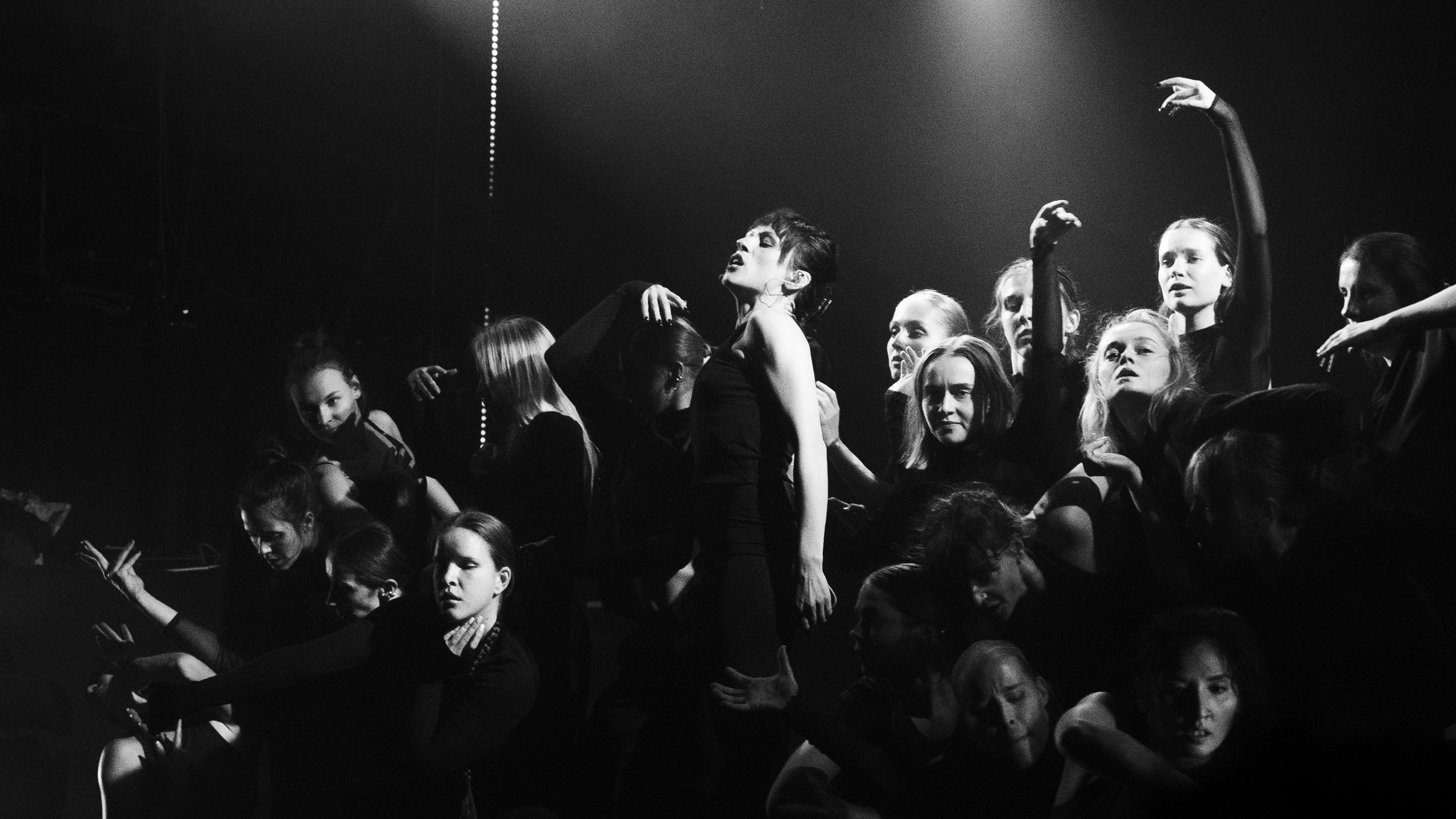 GOSHA KARTSEV Благотворительный бал