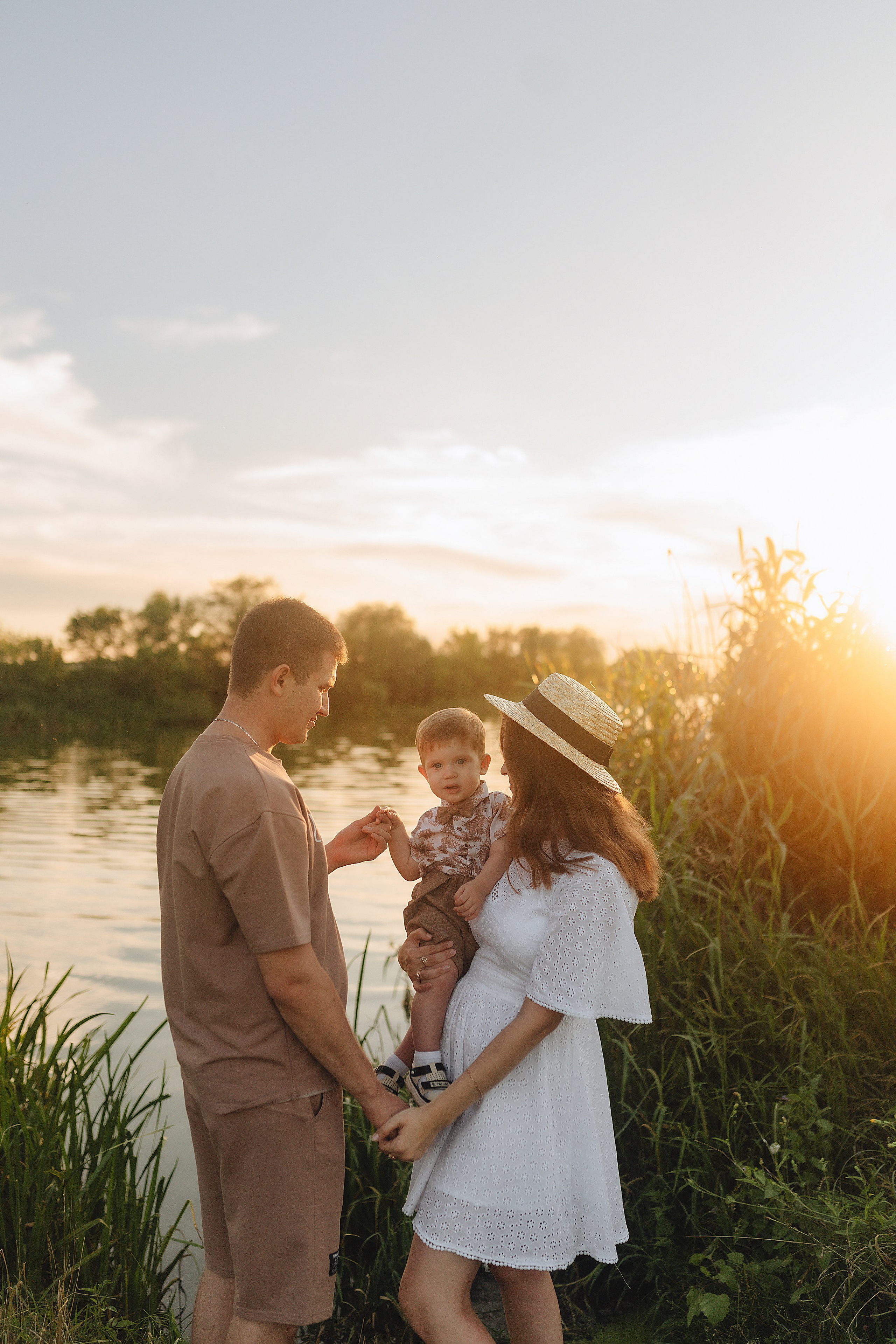 Светлана, Сергей и Женя | Семейная съемка на закате. Фотограф Карина Шмулёва. Воронеж и область