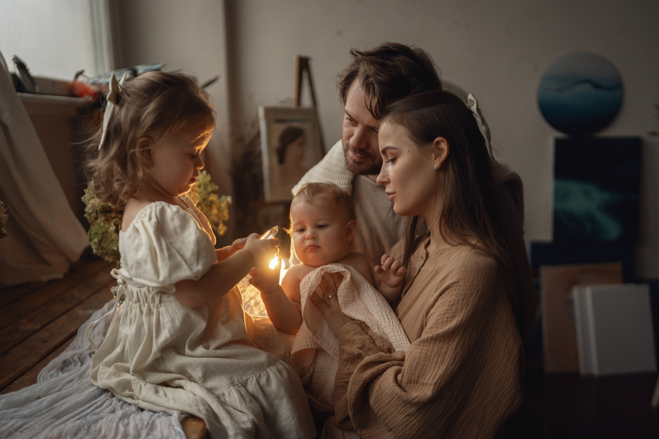 В студии/дома. Семейный фотограф Москва. Фотограф беременности и материнства Москва