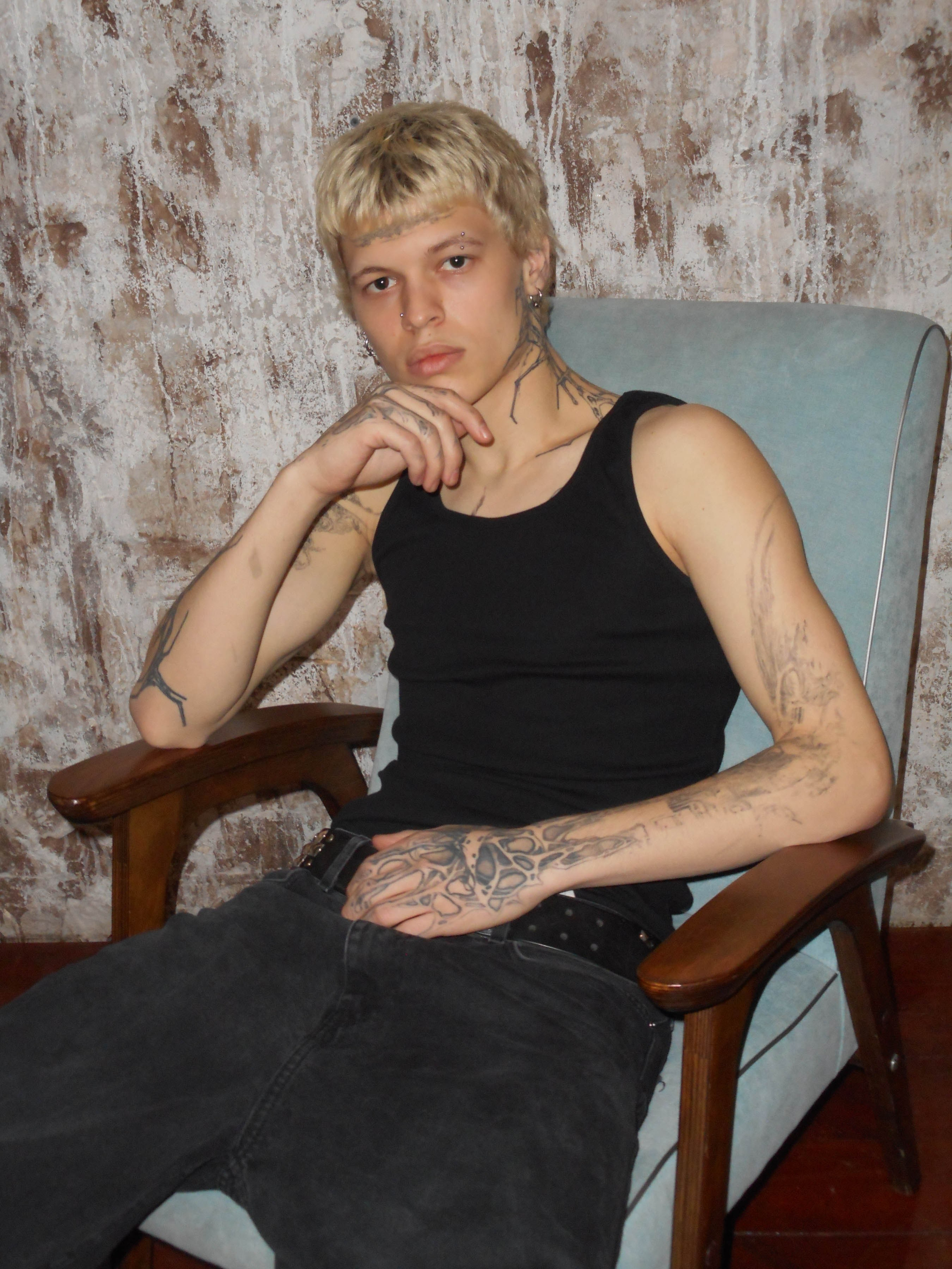 Виктор. Главная