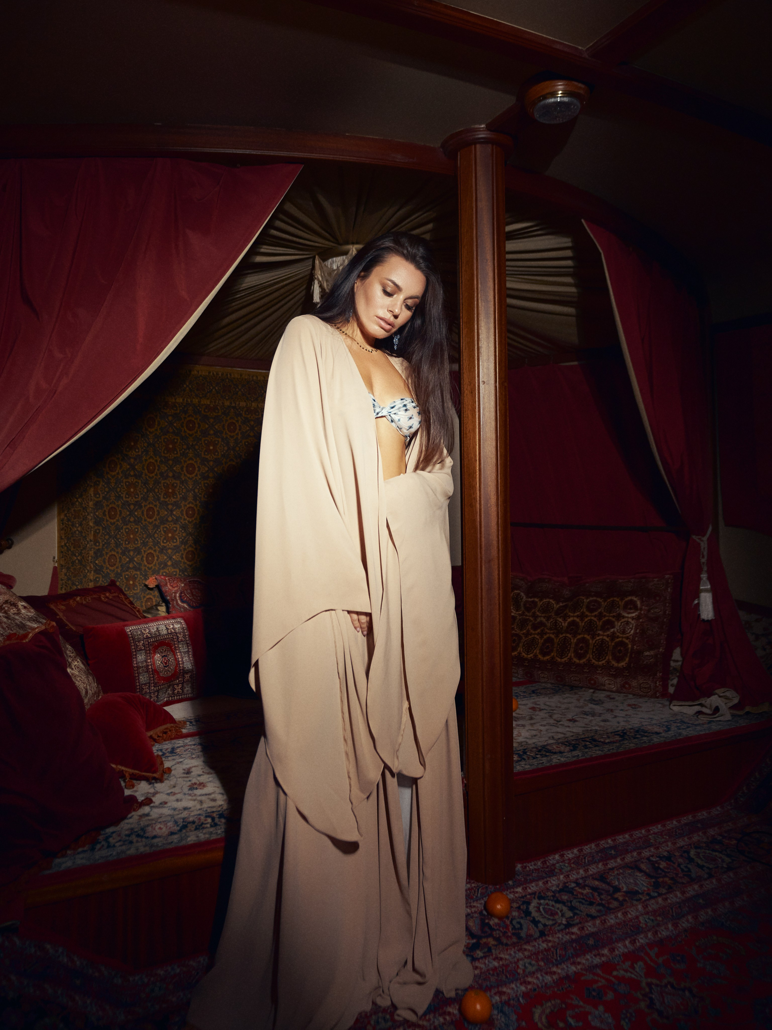 Дарья Дубровская на ретро-теплоходе Ласточка. Фотограф в Санкт-Петербурге Юлия Магдич