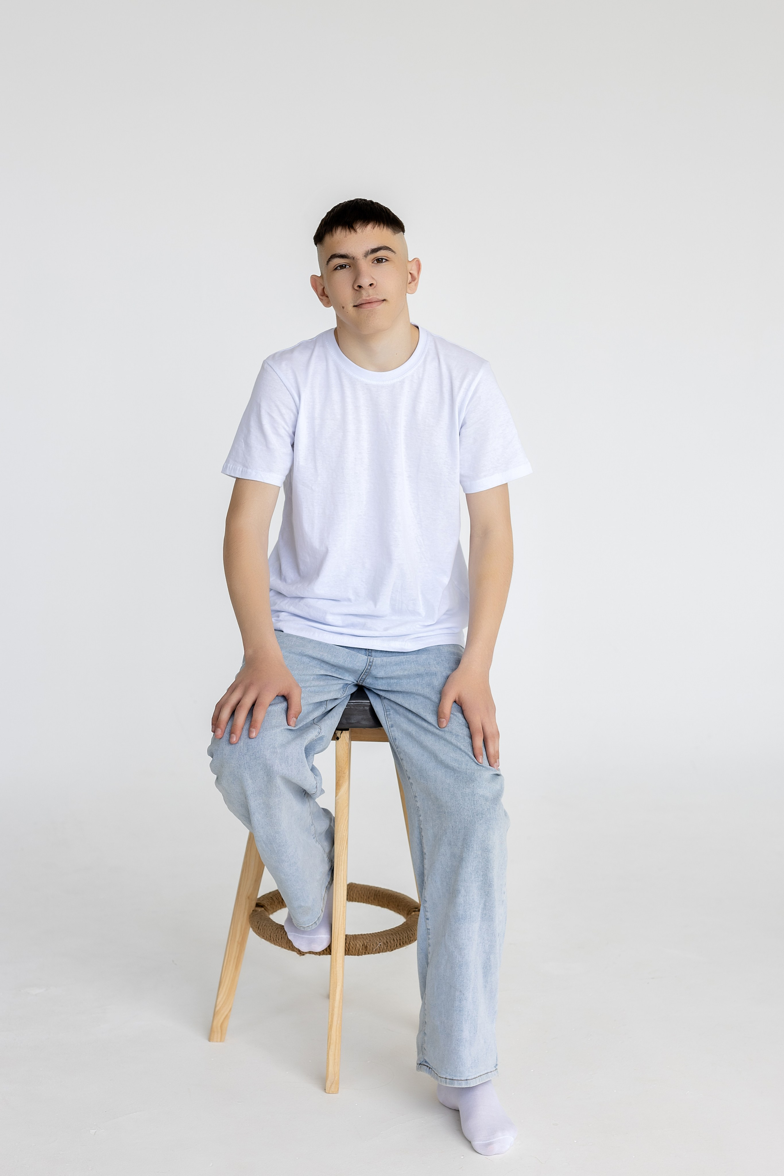 Школа 11, 9-г класс. Артём. Стильный выпускной альбом Владивосток фотограф Вероника Мигачева