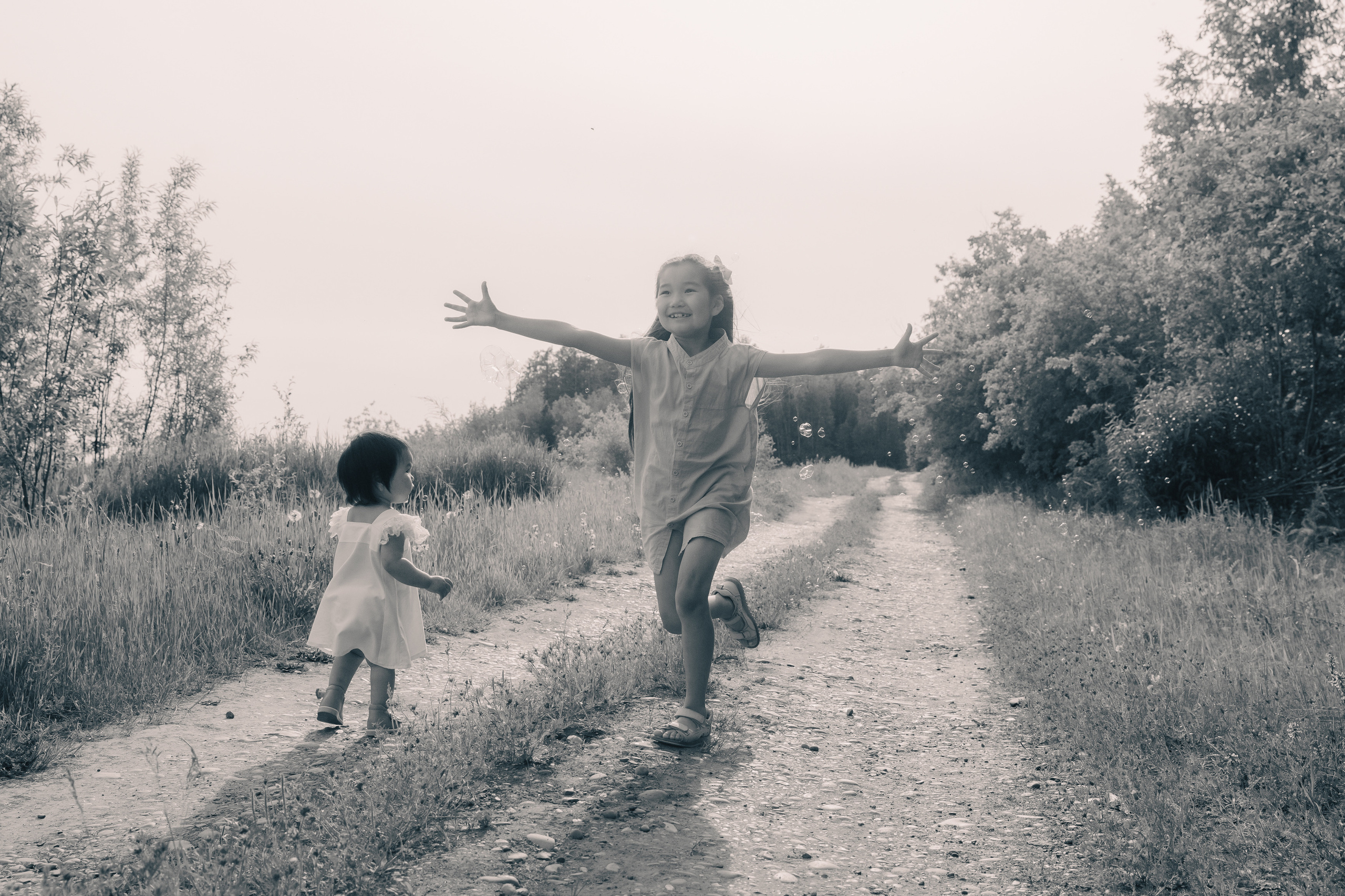 Виолетта и Мия. Воронистая Анастасия. Фотограф Якутия, Томпонский район