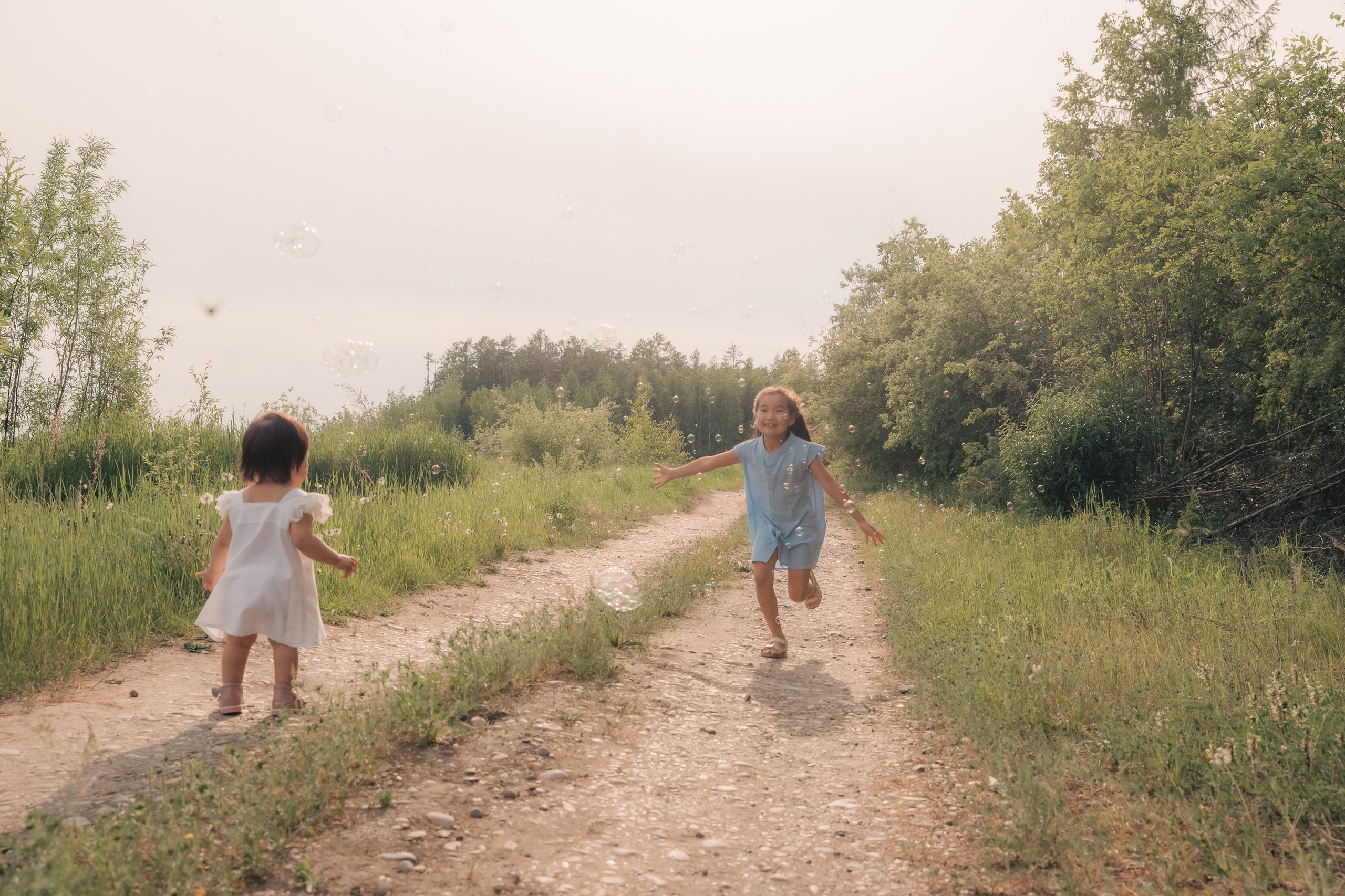Виолетта и Мия. Воронистая Анастасия. Фотограф Якутия, Томпонский район