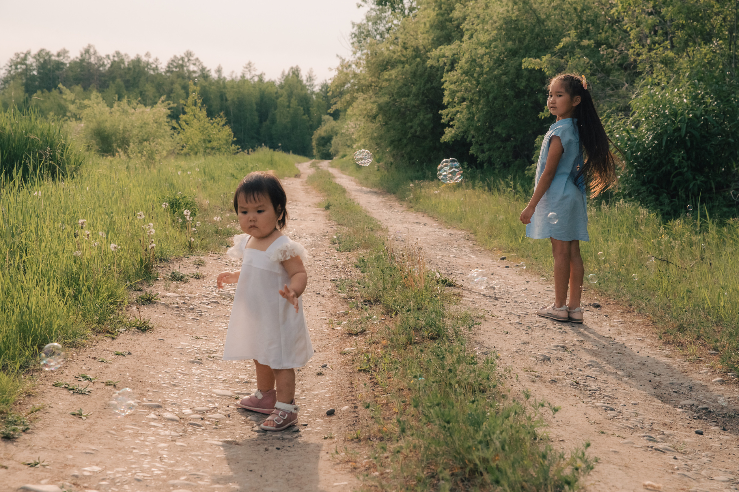 Виолетта и Мия. Воронистая Анастасия. Фотограф Якутия, Томпонский район