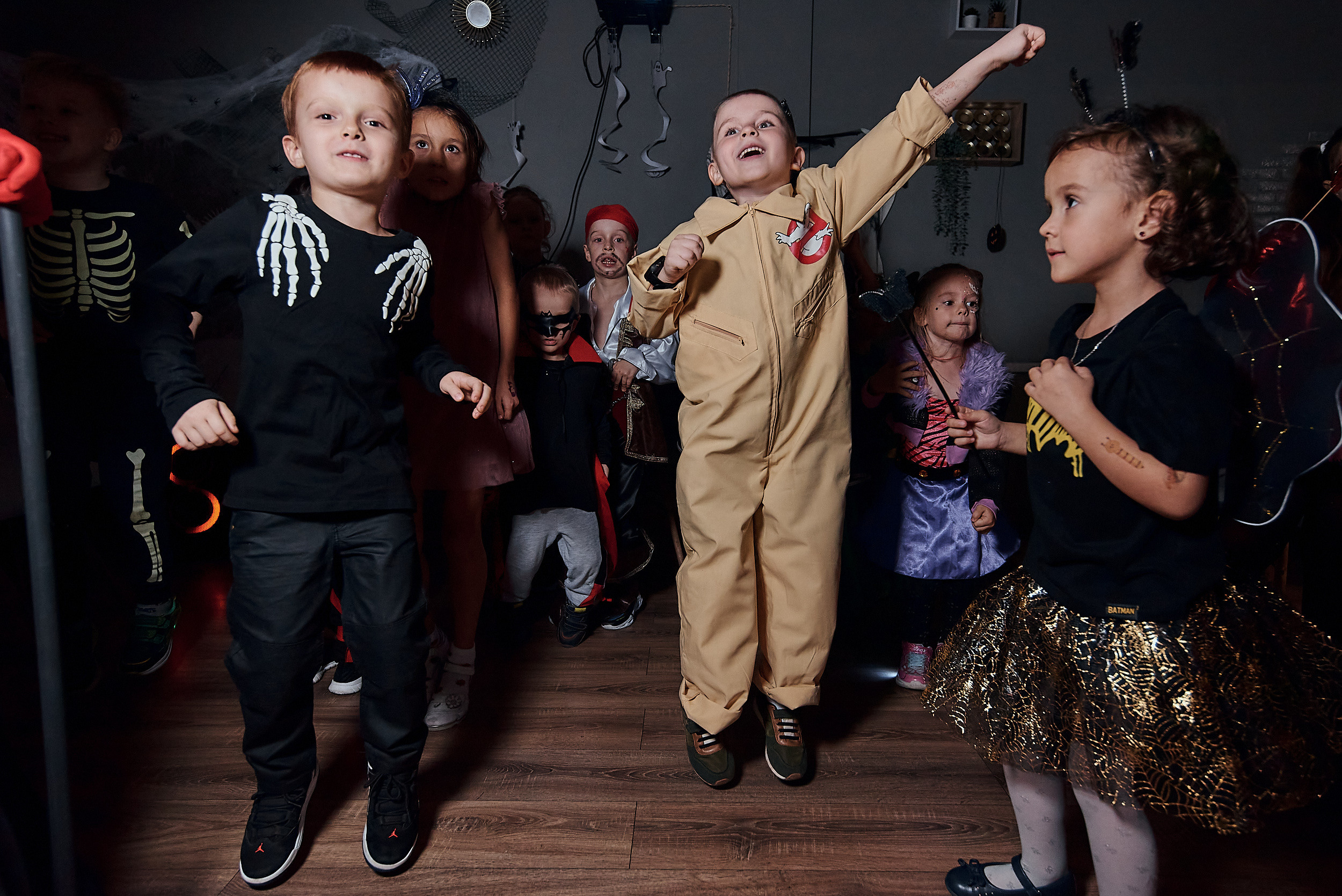 Хеллоуинская вечеринка в лофте. Фотограф Москва Софа Ревчук
