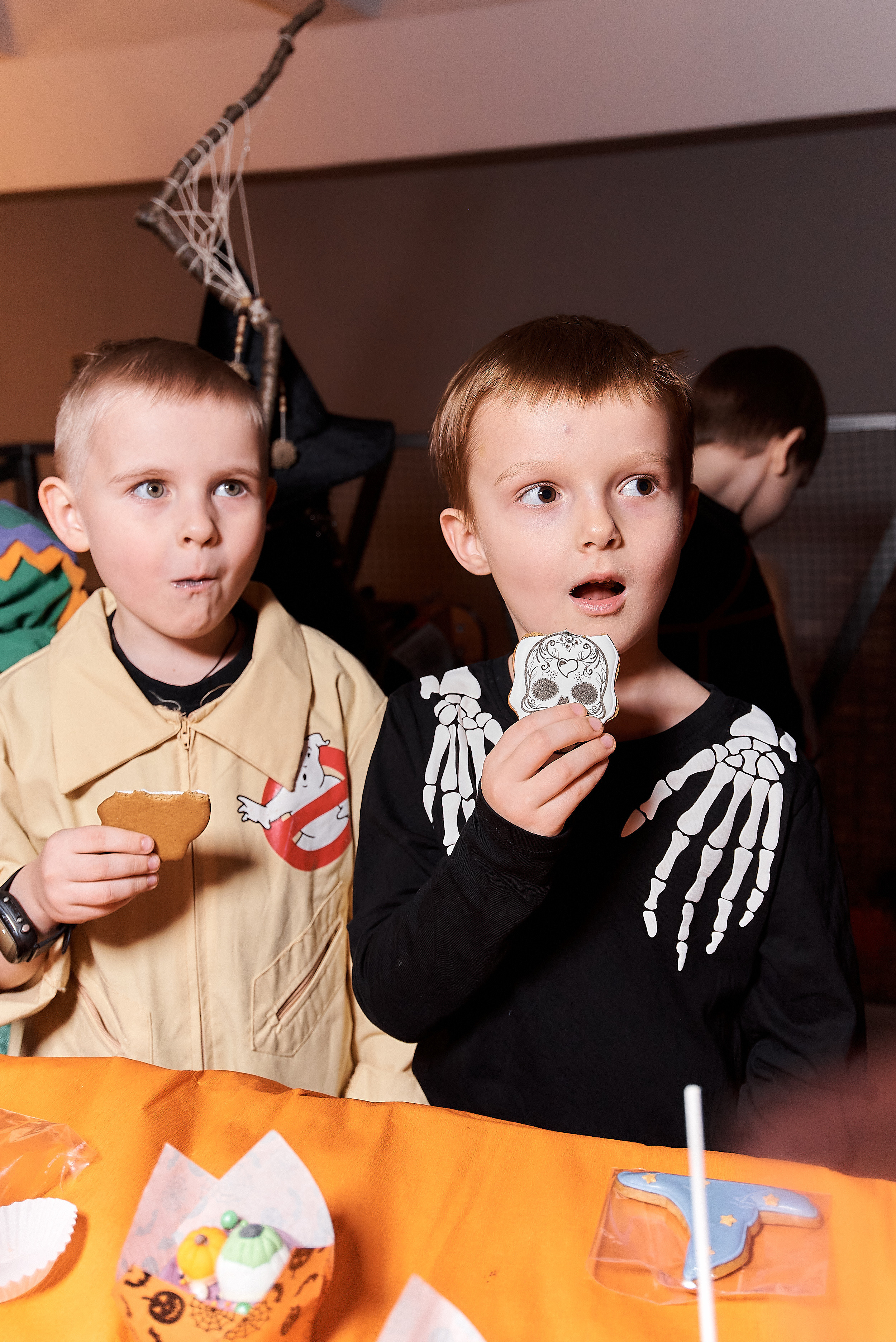 Хеллоуинская вечеринка в лофте. Фотограф Москва Софа Ревчук