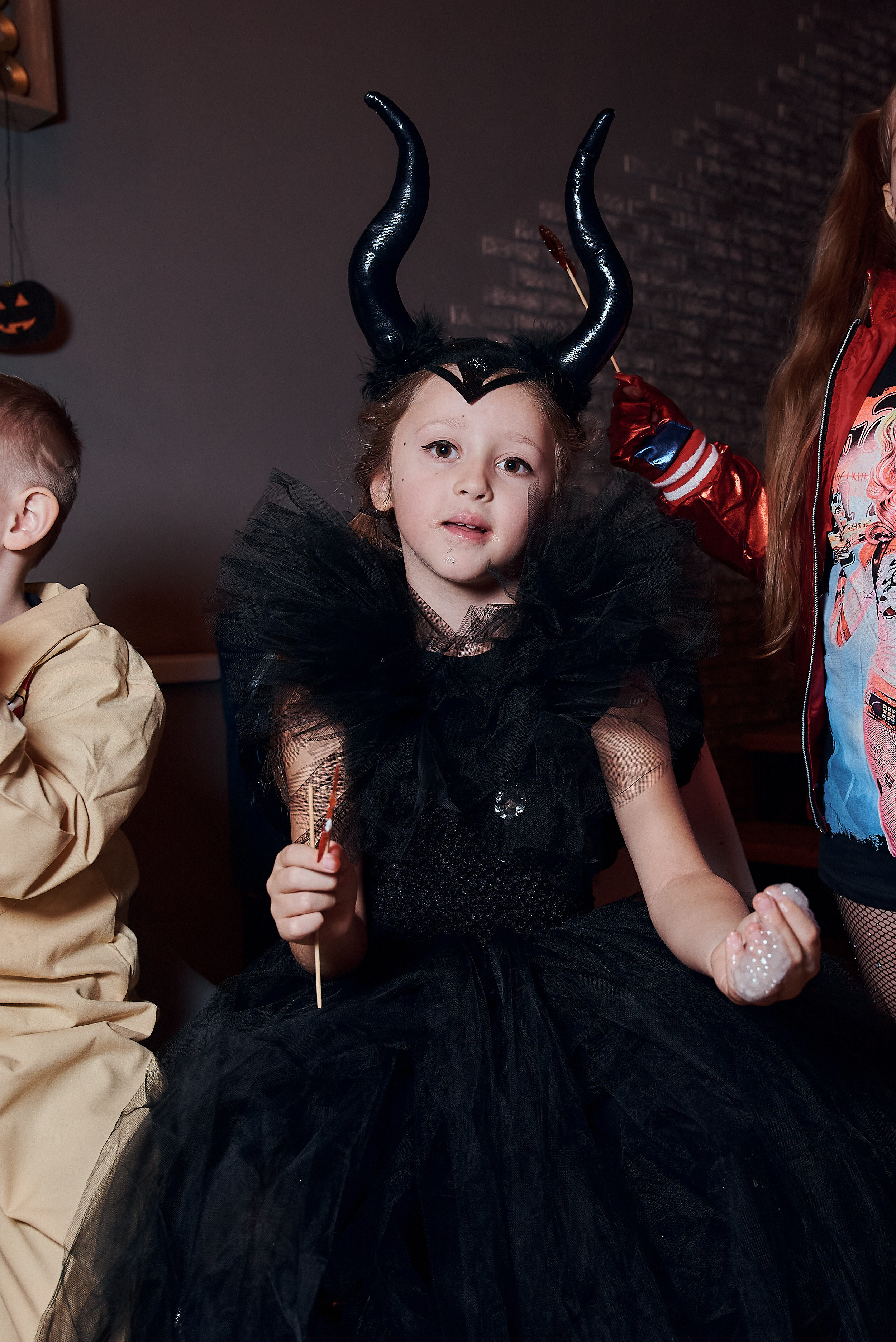 Хеллоуинская вечеринка в лофте. Фотограф Москва Софа Ревчук