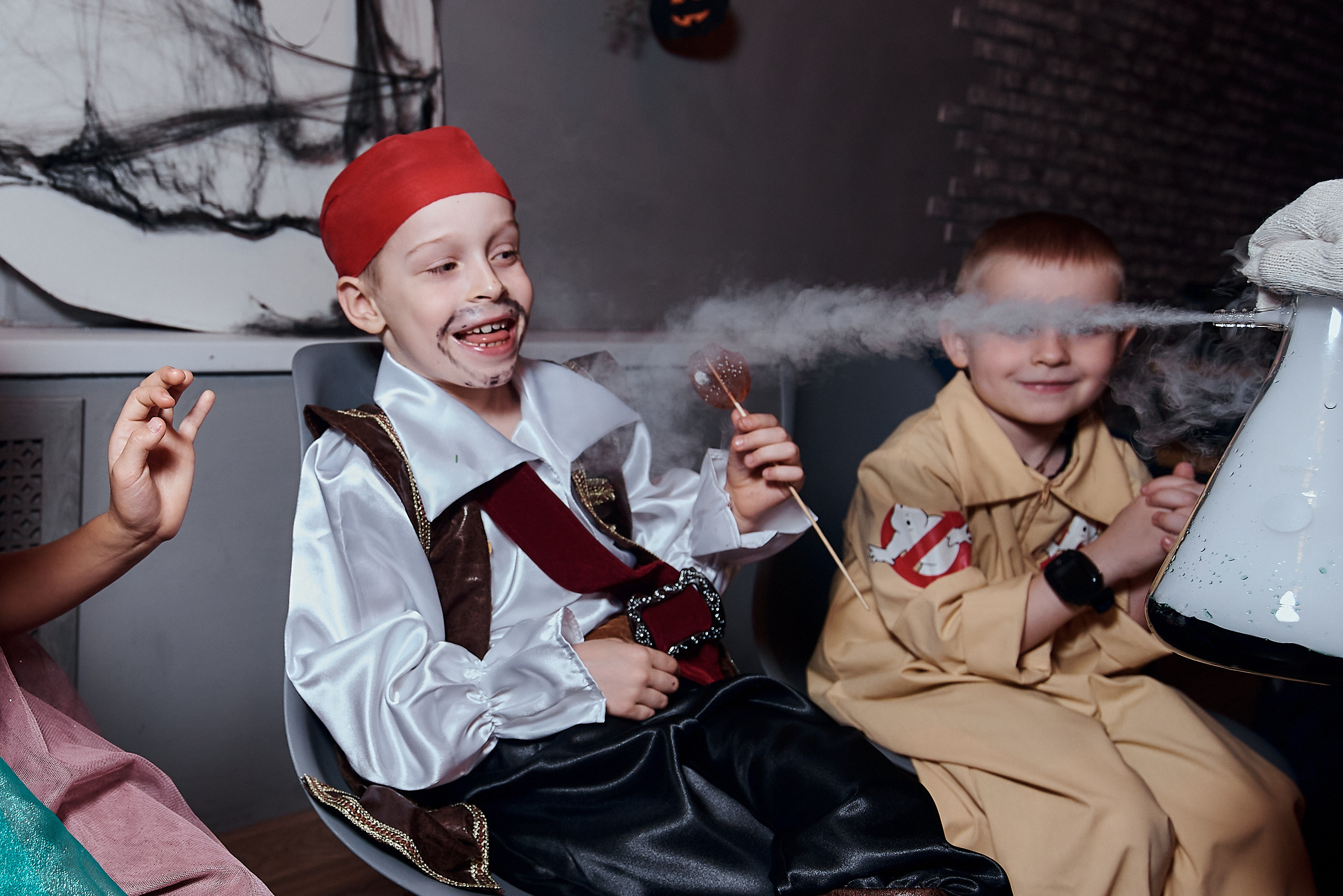 Хеллоуинская вечеринка в лофте. Фотограф Москва Софа Ревчук