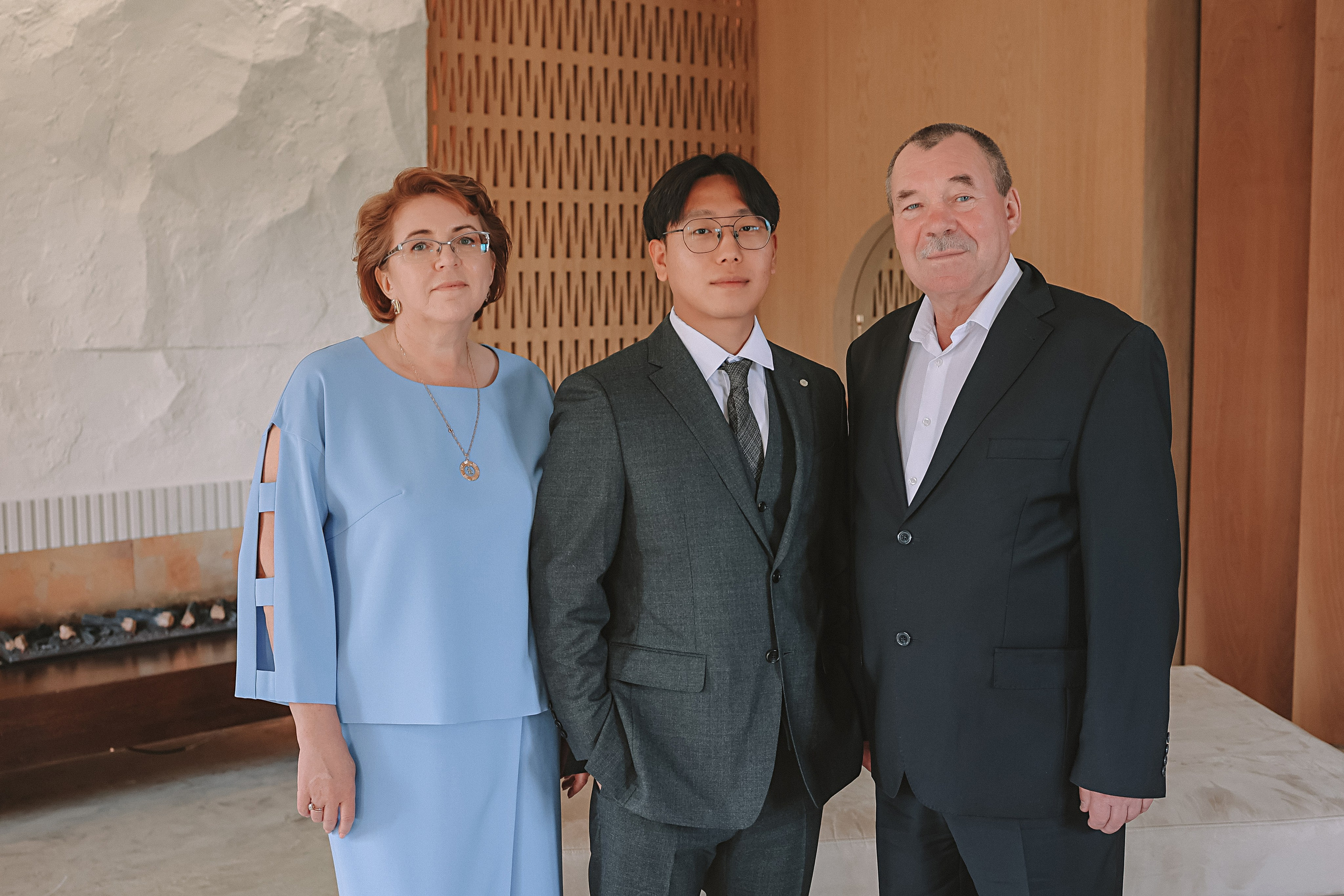 Айвазовский и парк дружбы народов. Семейный фотограф Тюмень, фотограф на роды Салмина Мария