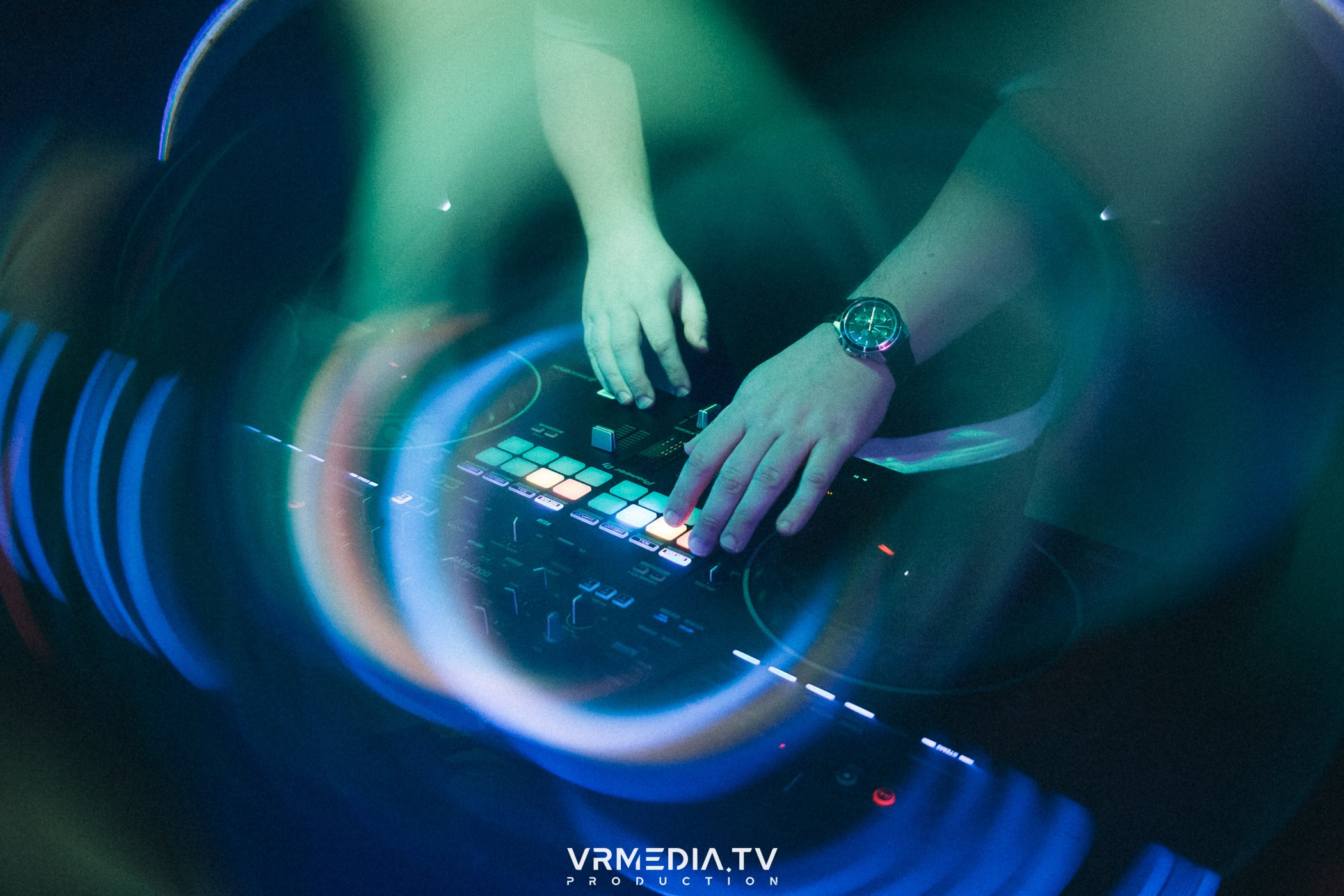 WEEKEND HALL в культурном пространстве «Редакция»