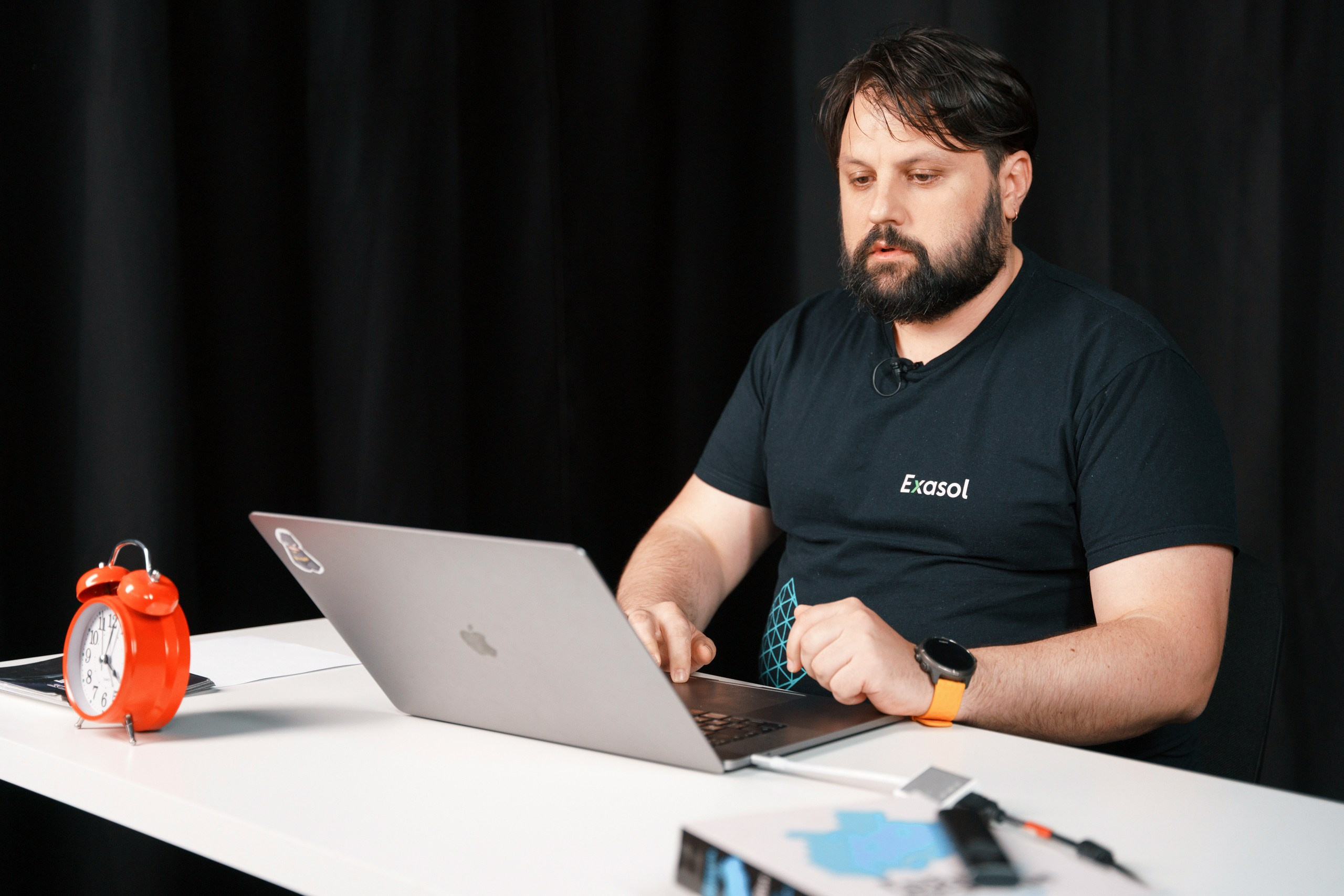 Aha! — 9 апреля 2021. Фотобанк Матемаркетинг