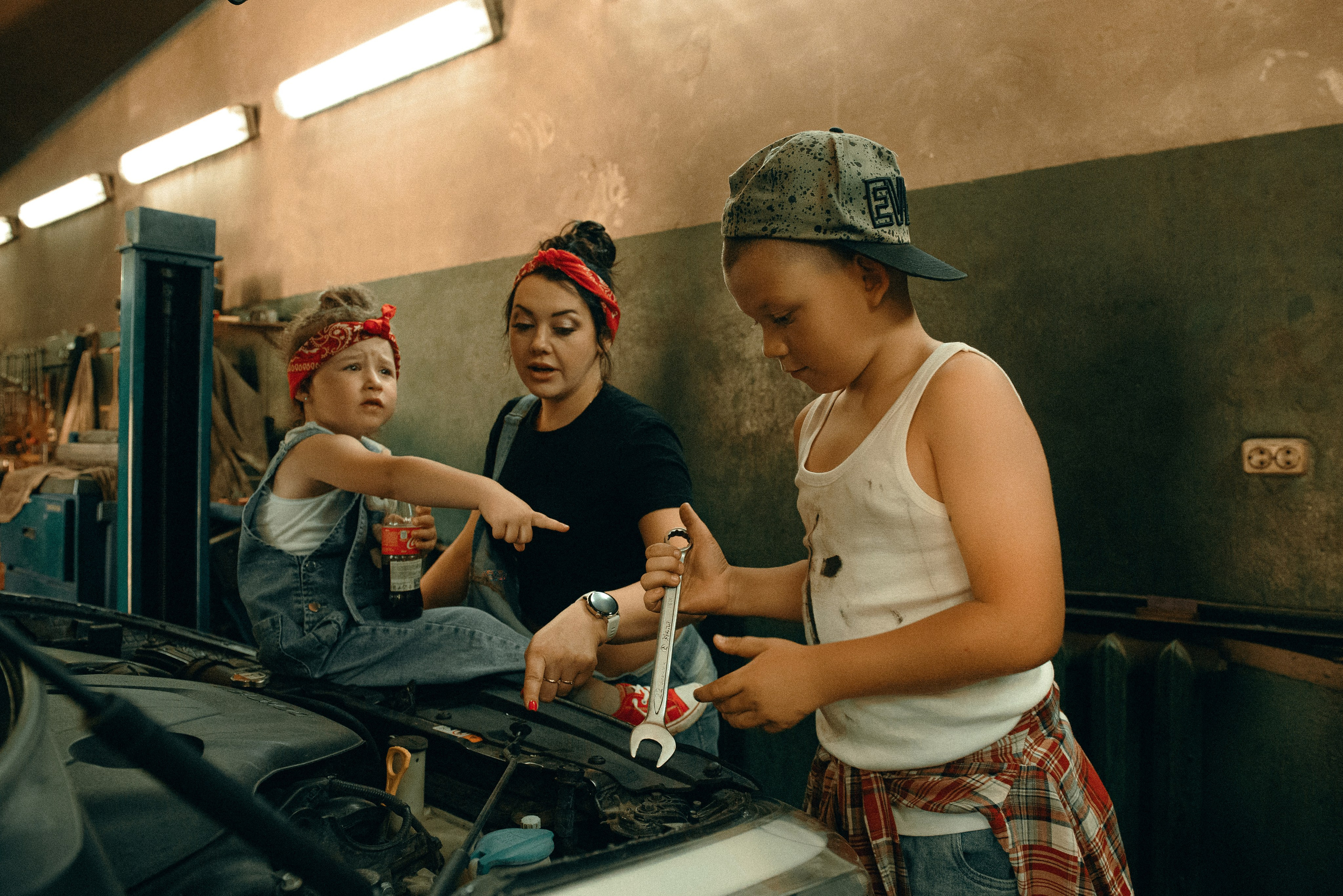 Гараж. Римма Гусакова. Выпускные фотокниги. Детские и семейные фотосессии