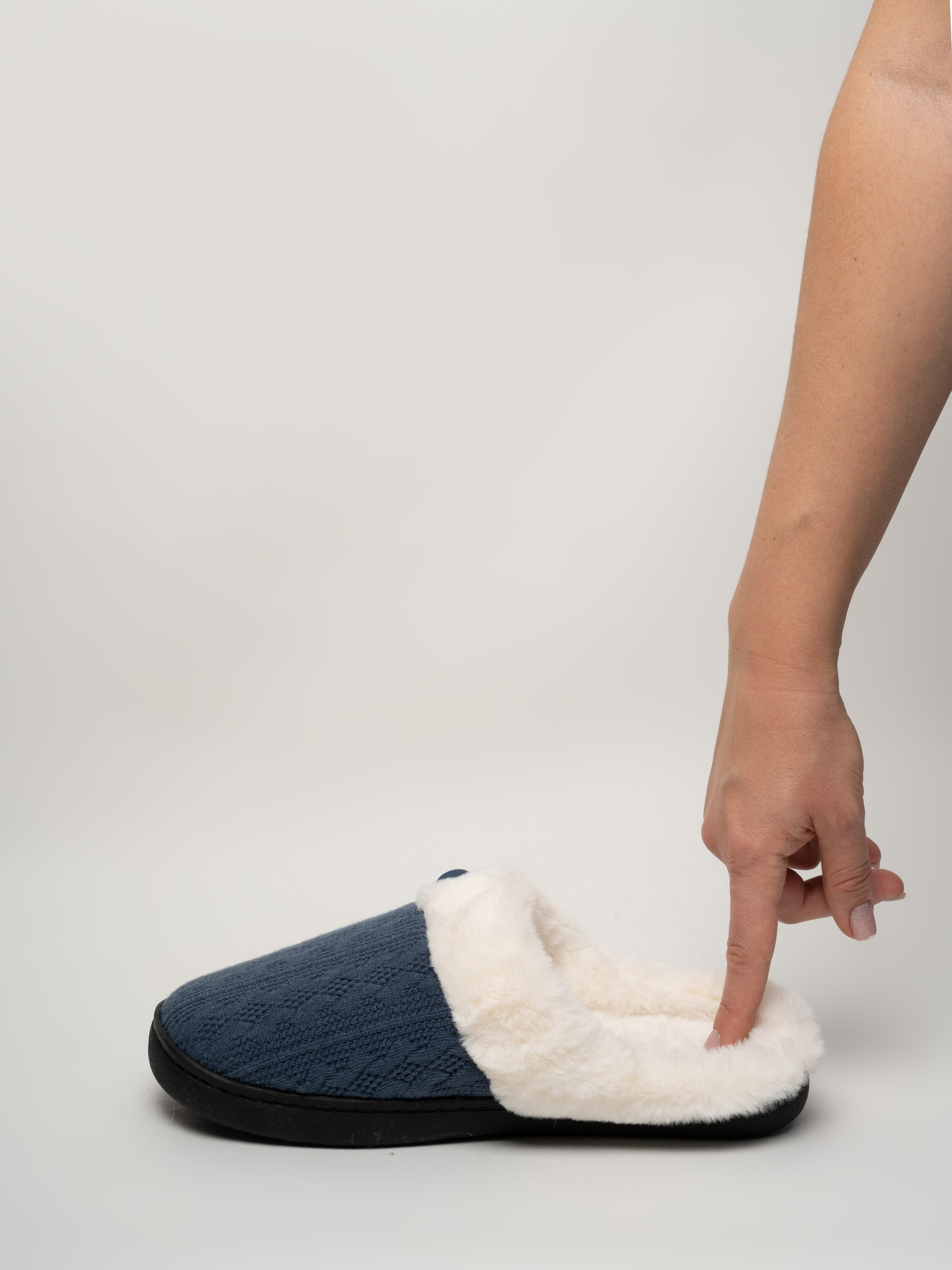 На белом фоне для каталогов. Фотограф и видеограф в Тольятти, Самаре Дёмина Мария