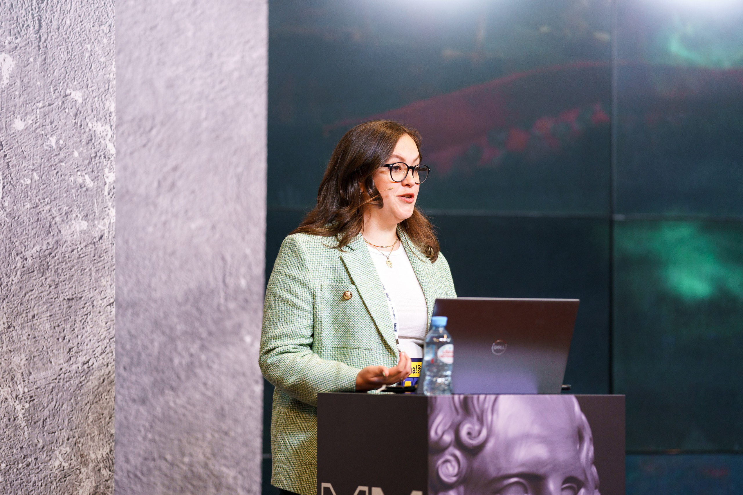 Aha! — 8 июля 2022. Фотобанк Матемаркетинг