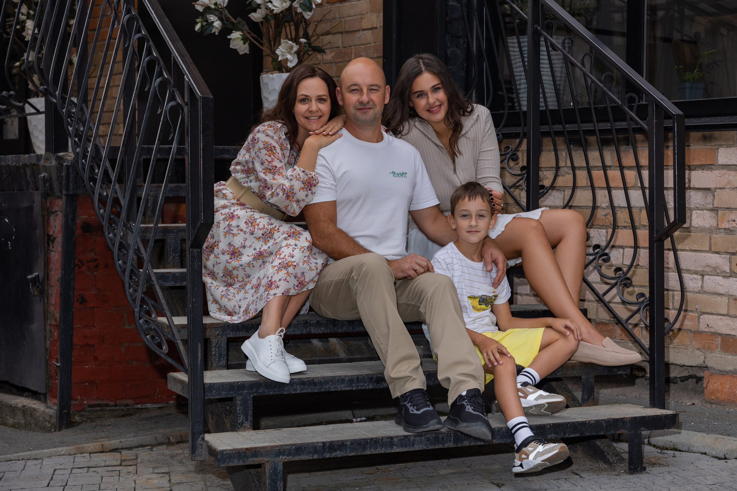 Владивосток, индивидуальная фотосессия, семейная фотосессия, фотосессия, фото, фотосессия для семьи, поза, позировка, фотография, женский портрет, дальний восток, портрет, малый дворик гума, гум