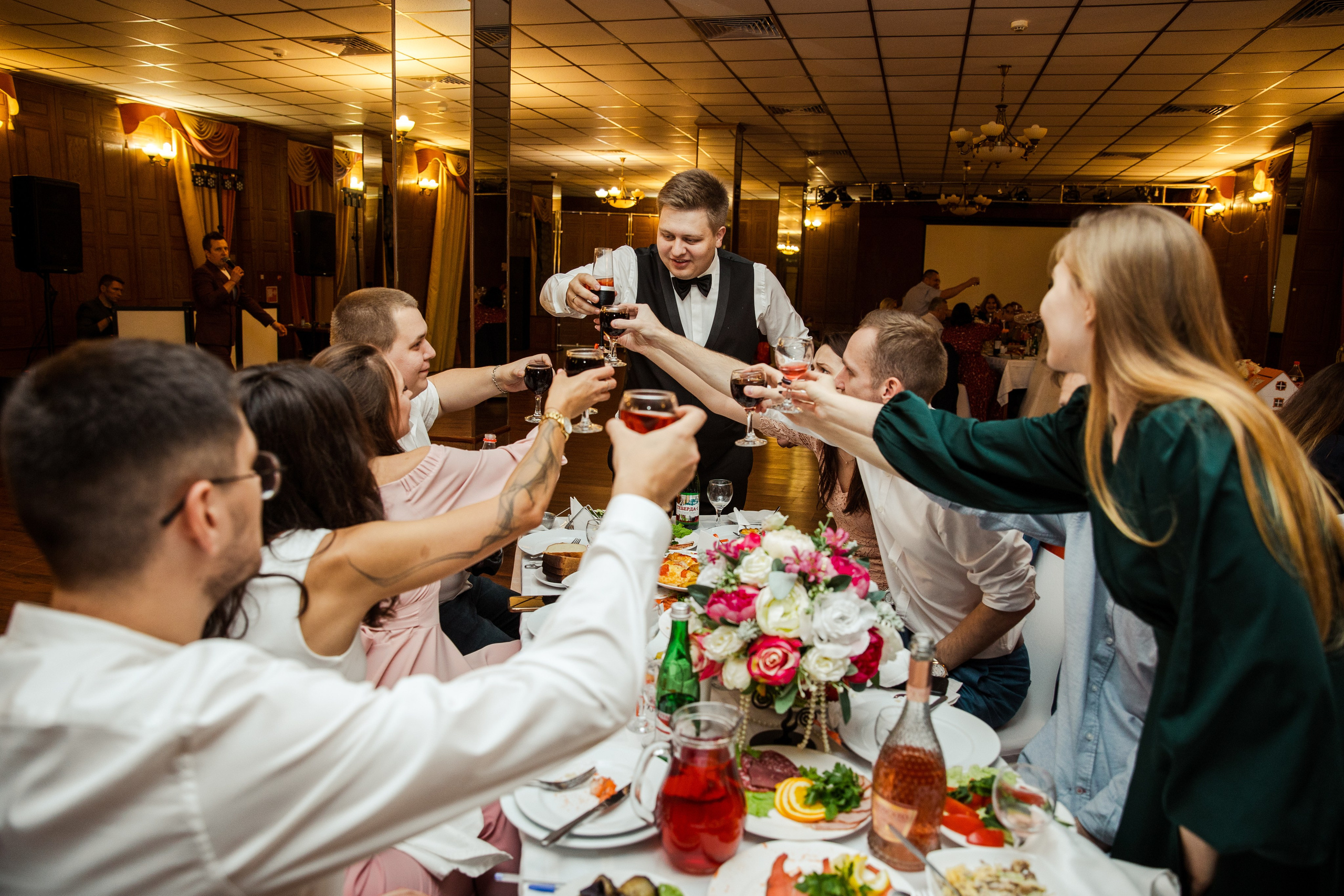 Влад и Карина. Ведущий на свадьбу в Москве Зубков Алексей