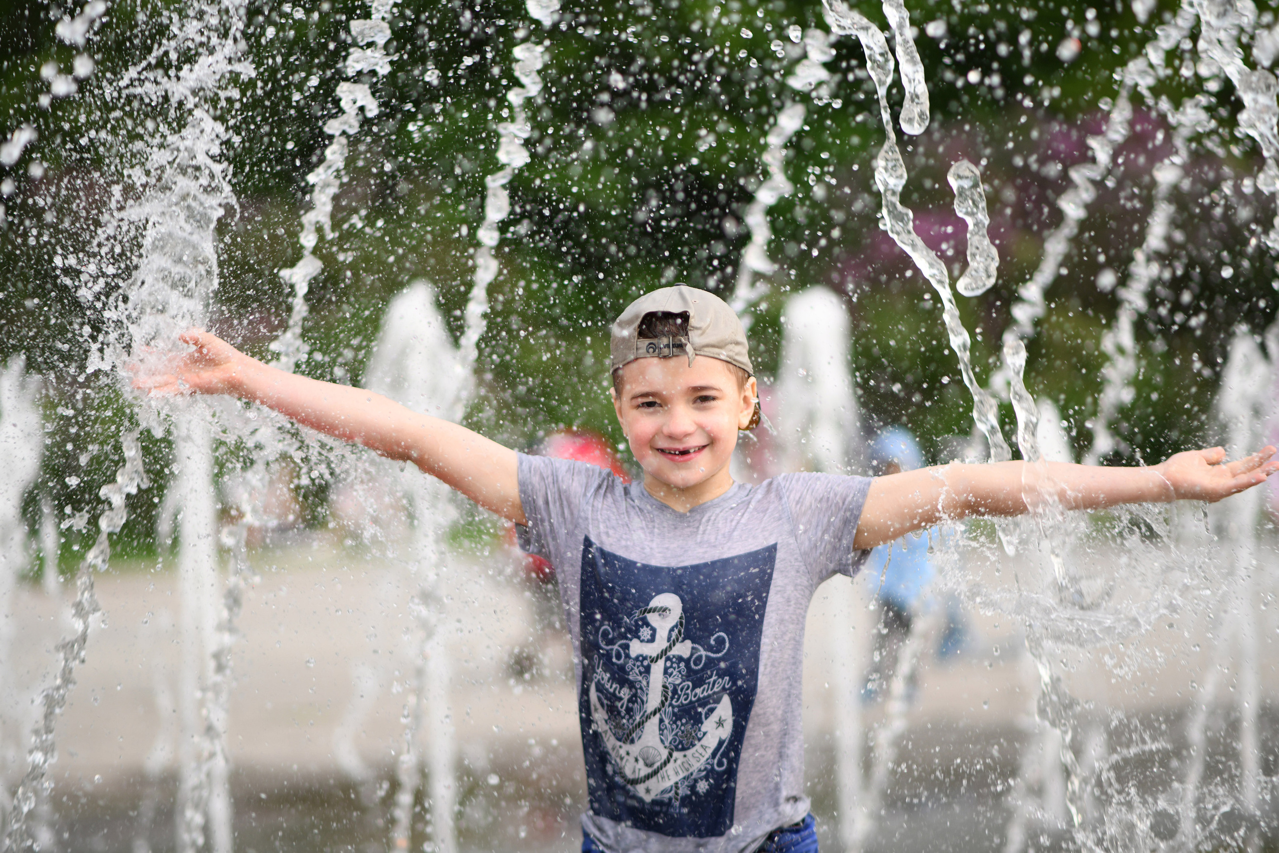 Дети и фонтан. Съёмка Крещения и Венчания в Москве Галина Борисова