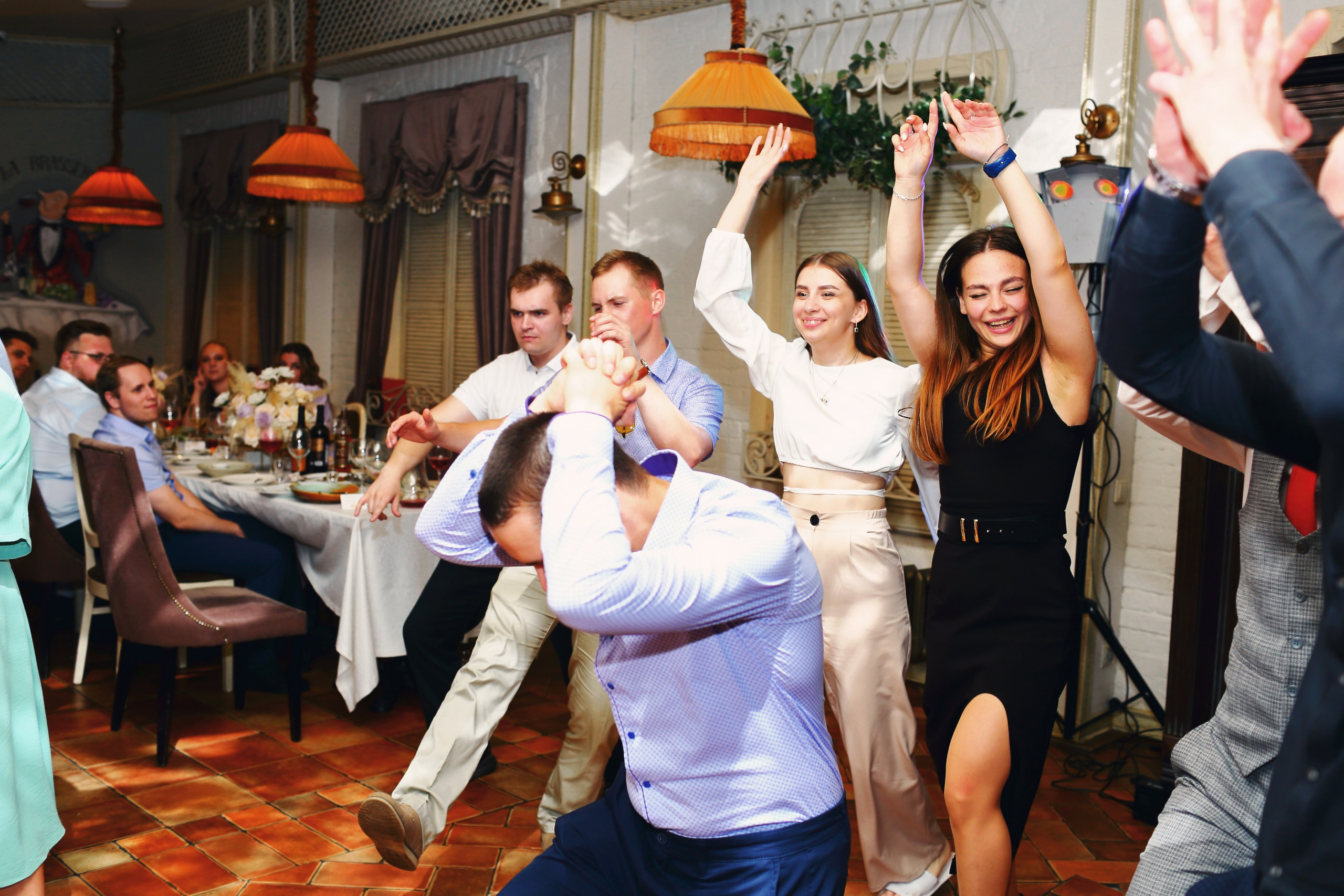 Съемка пары в отеле, на природе, в городе. Свадебный и репортажный фотограф в Ярославле и Санкт-Петербурге Роман Микрюков