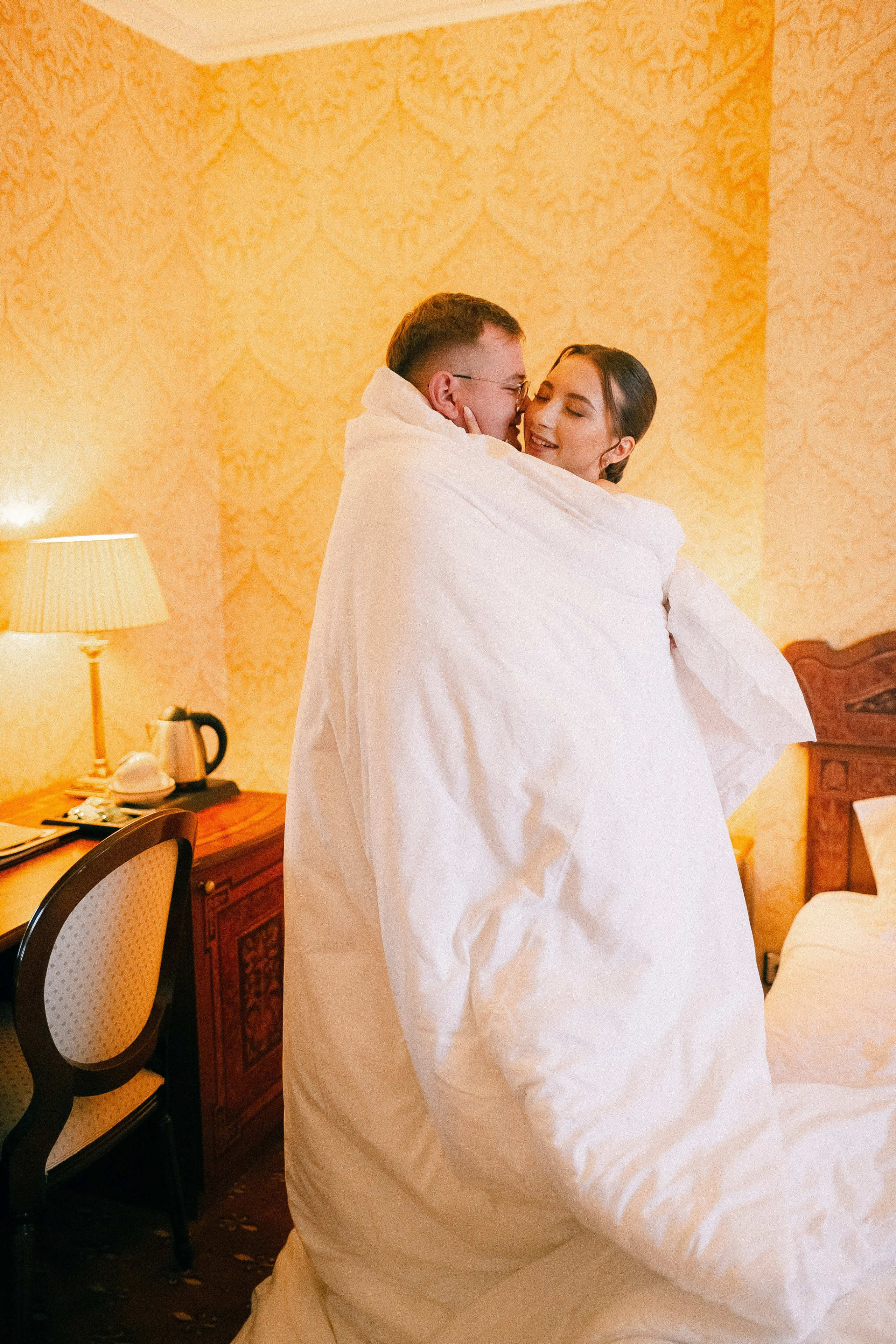 Свадебная осенняя фотосессия Ивана и Лидии в городе. Свадебный и репортажный фотограф в Ярославле и Санкт-Петербурге Роман Микрюков