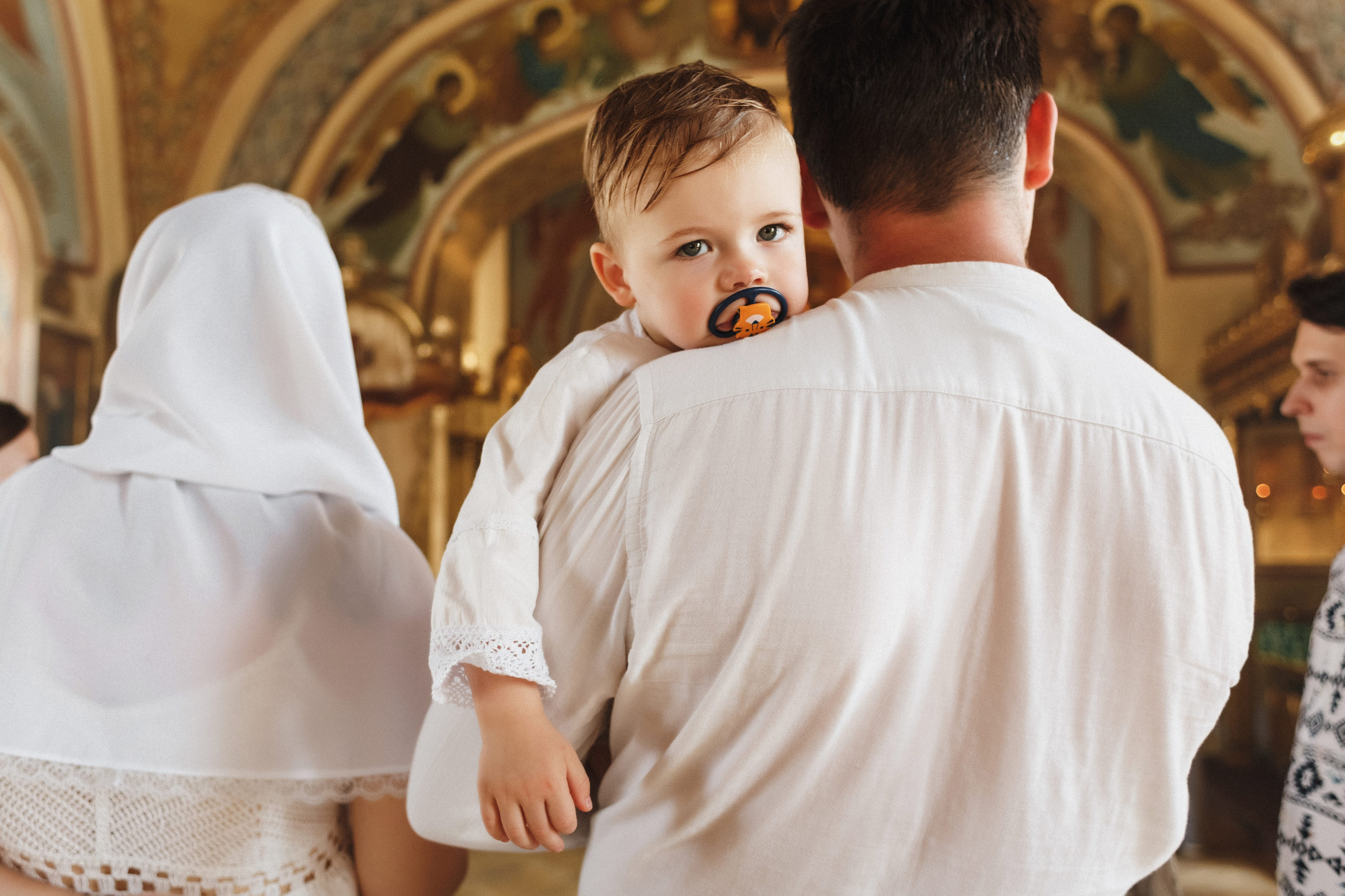 Фотосъёмка крещения Ильи в Никольской церкви Таганрога. Свадебный и семейный фотограф в Таганроге Бакарюк Антон