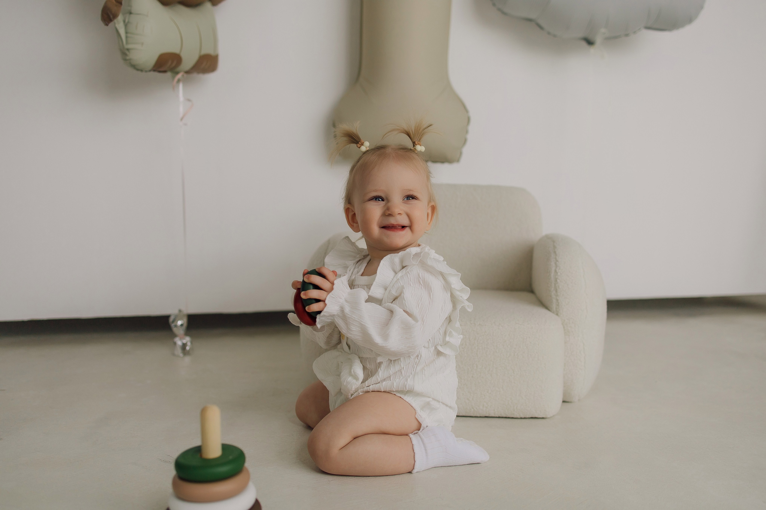 МАлышка Анечка с мамой и папой