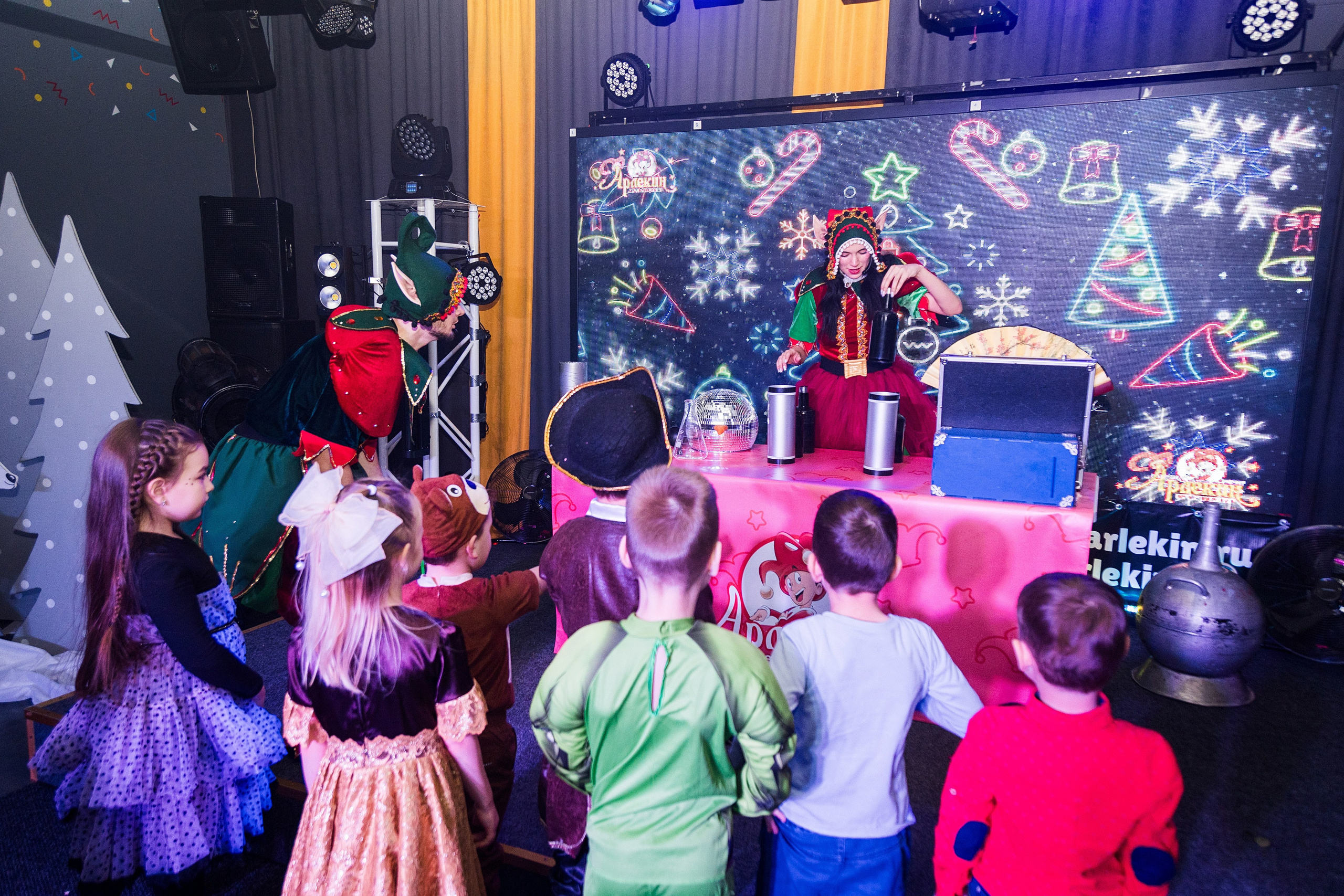 Новогодние утренники. Детский фотограф видеограф в Хабаровске Михаил Орлов