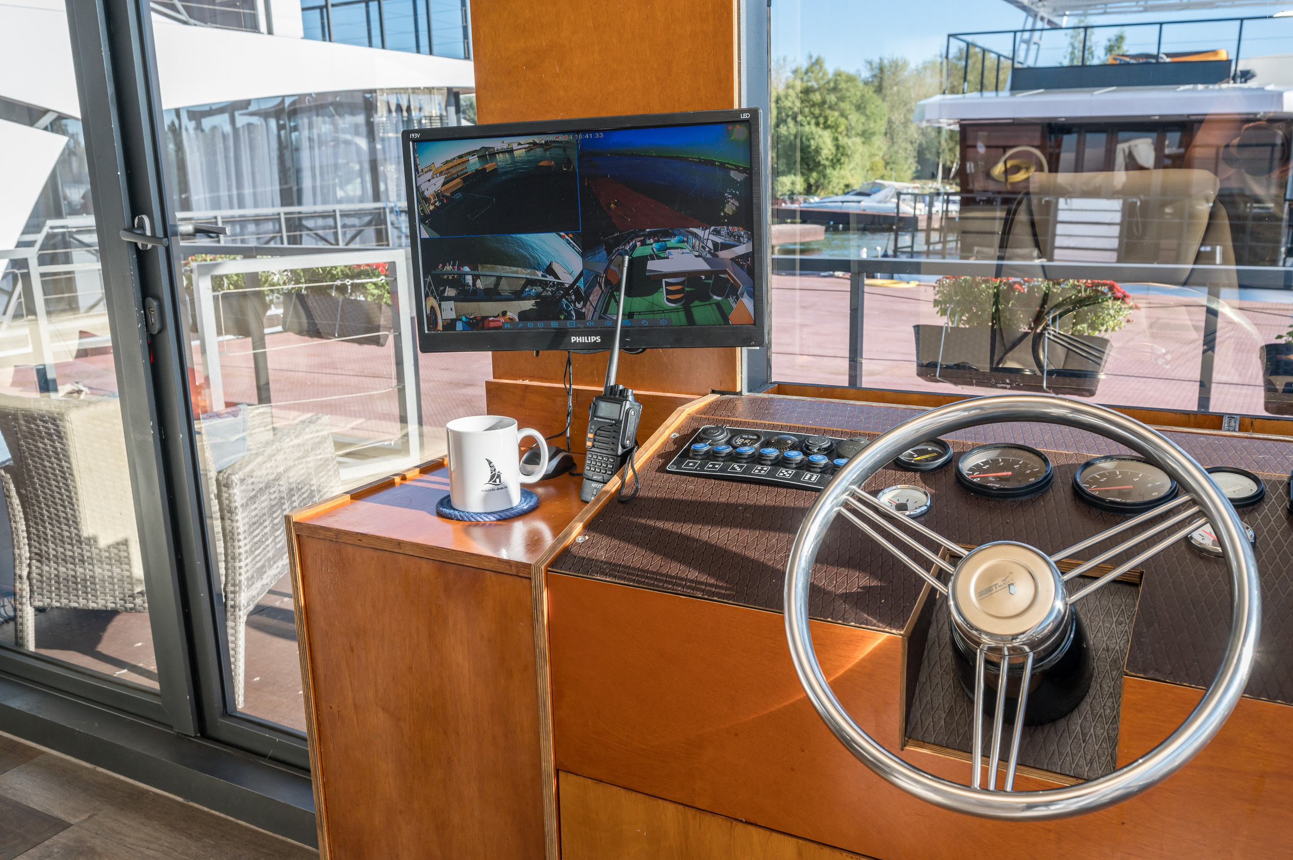 Хаусботы для вечеринок и бизнес-встреч. Интерьерный Фотограф Москва Криста FLY Труфанова