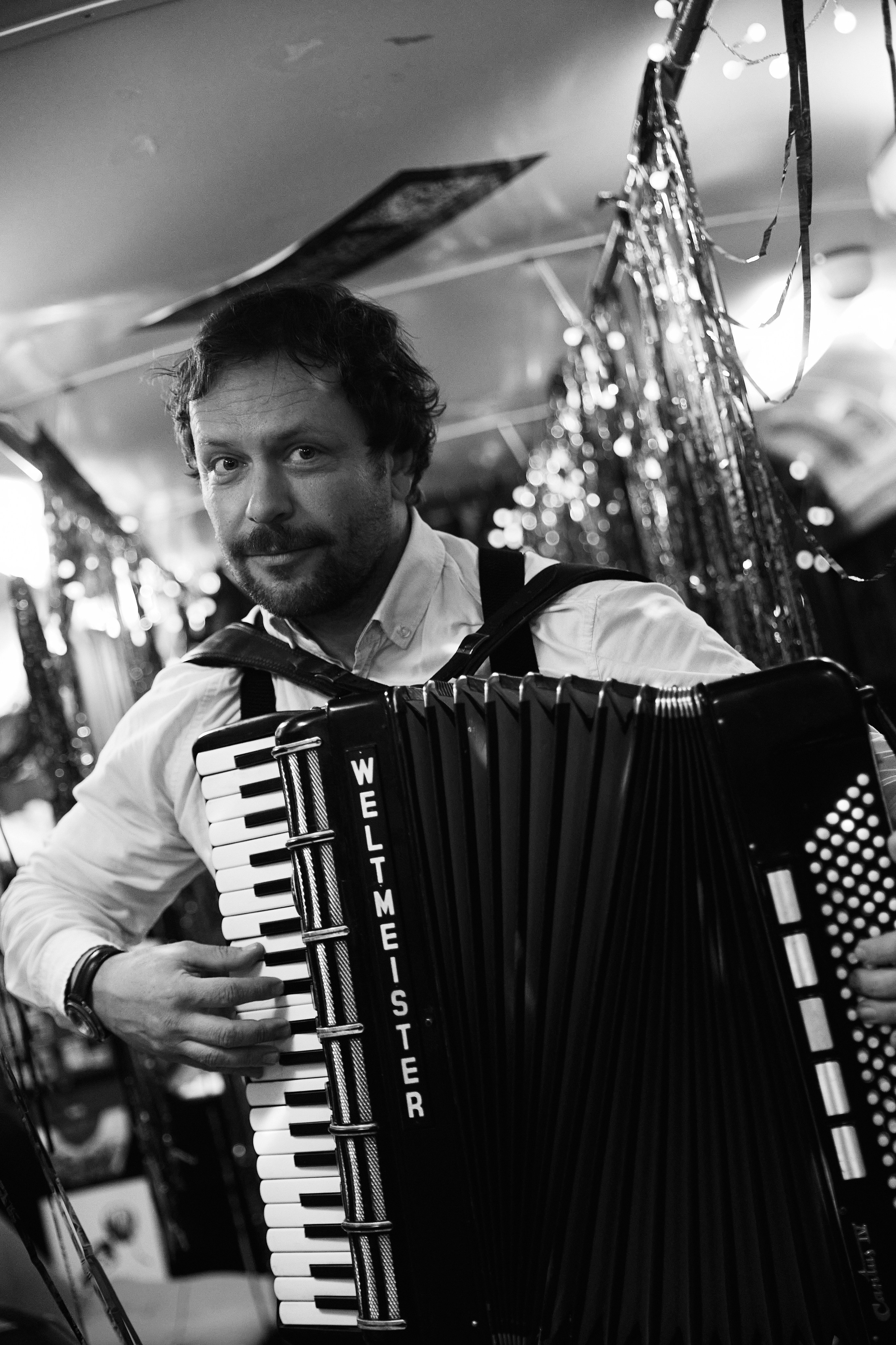 Tram 35 30.11. Свадебный репортажный фотограф краснодар максим дремов дрёмов фотосессия студия цена