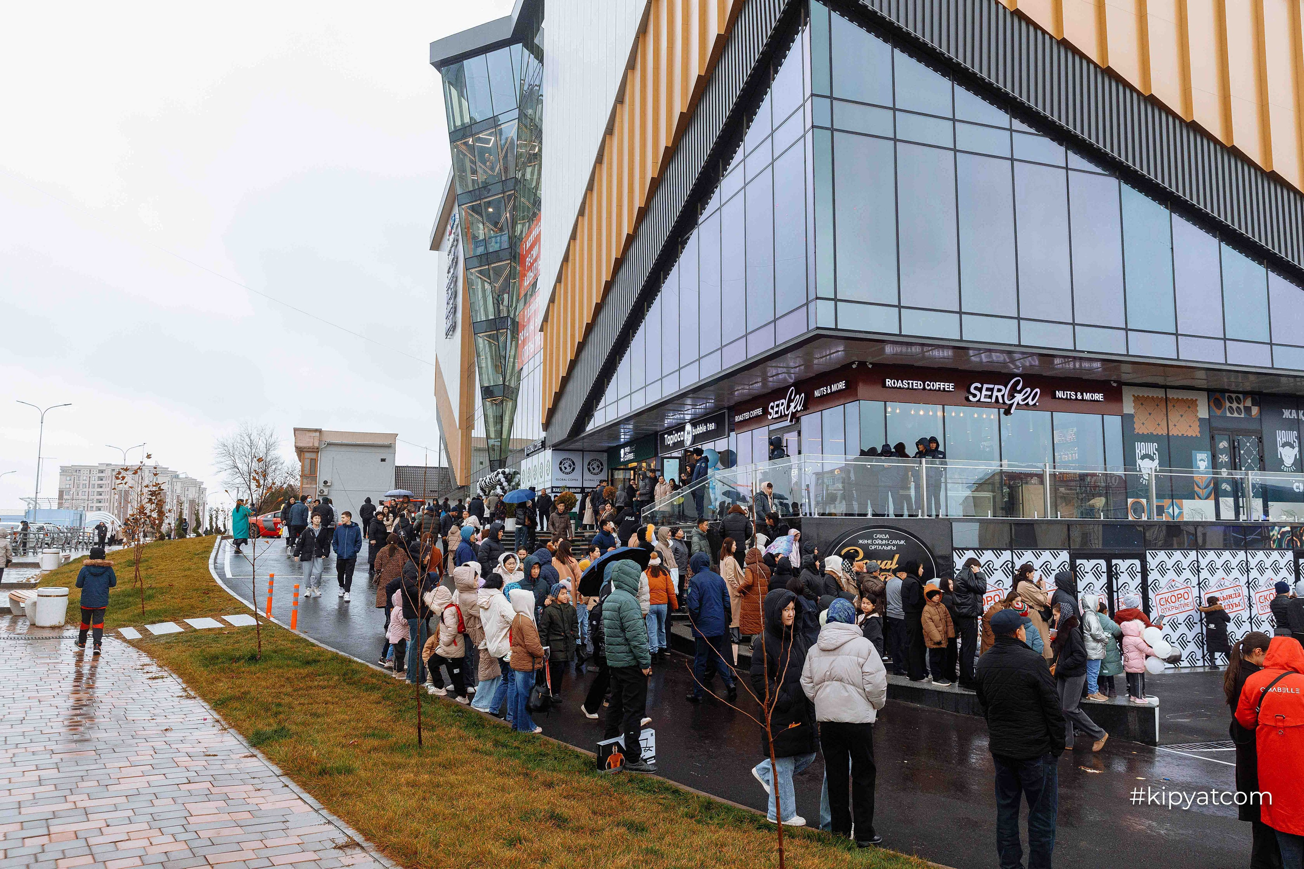 Официальное открытие ТРЦ «Royal Plaza»