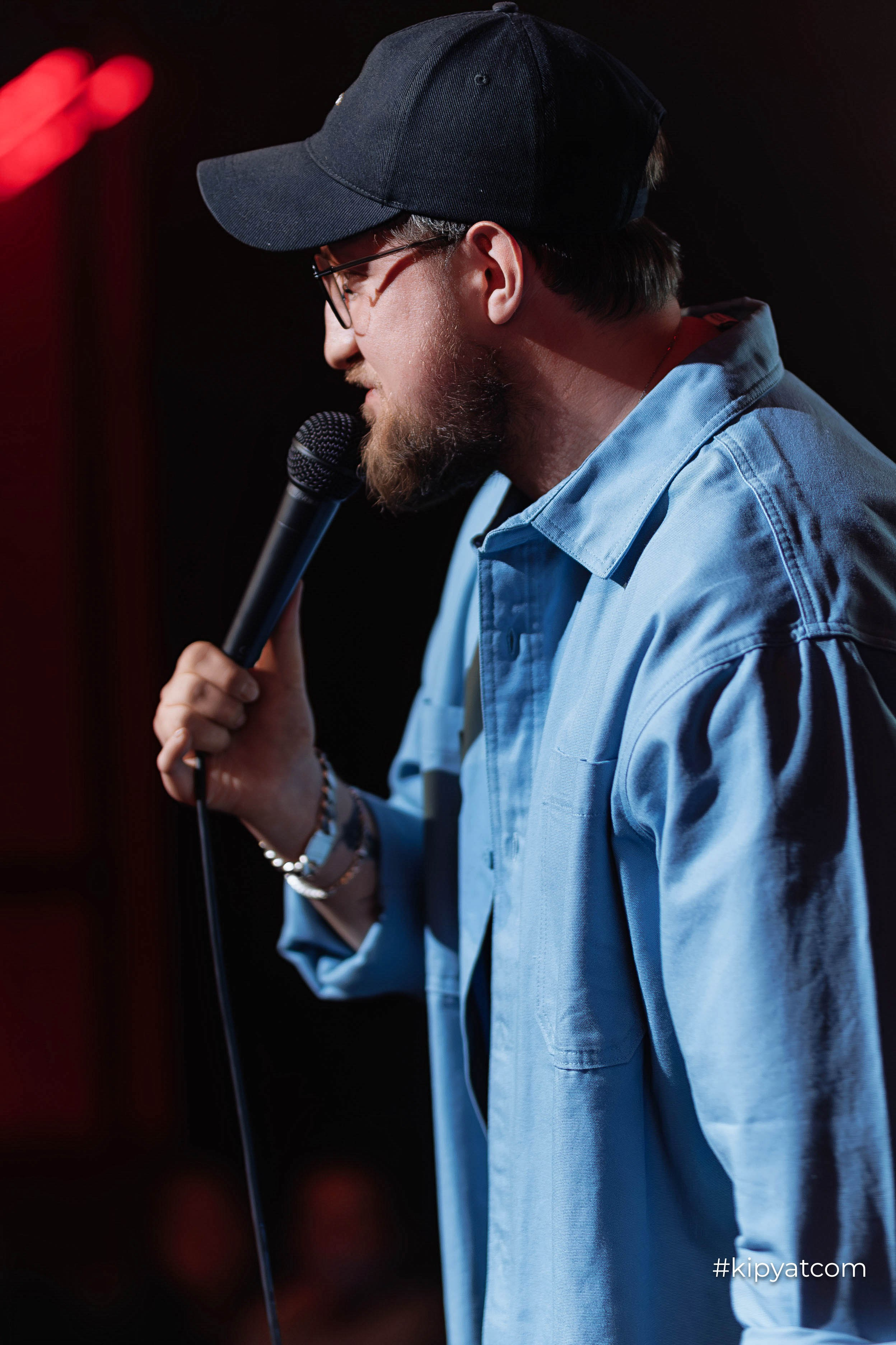 Сольный стендап концерт Александра Меркуль