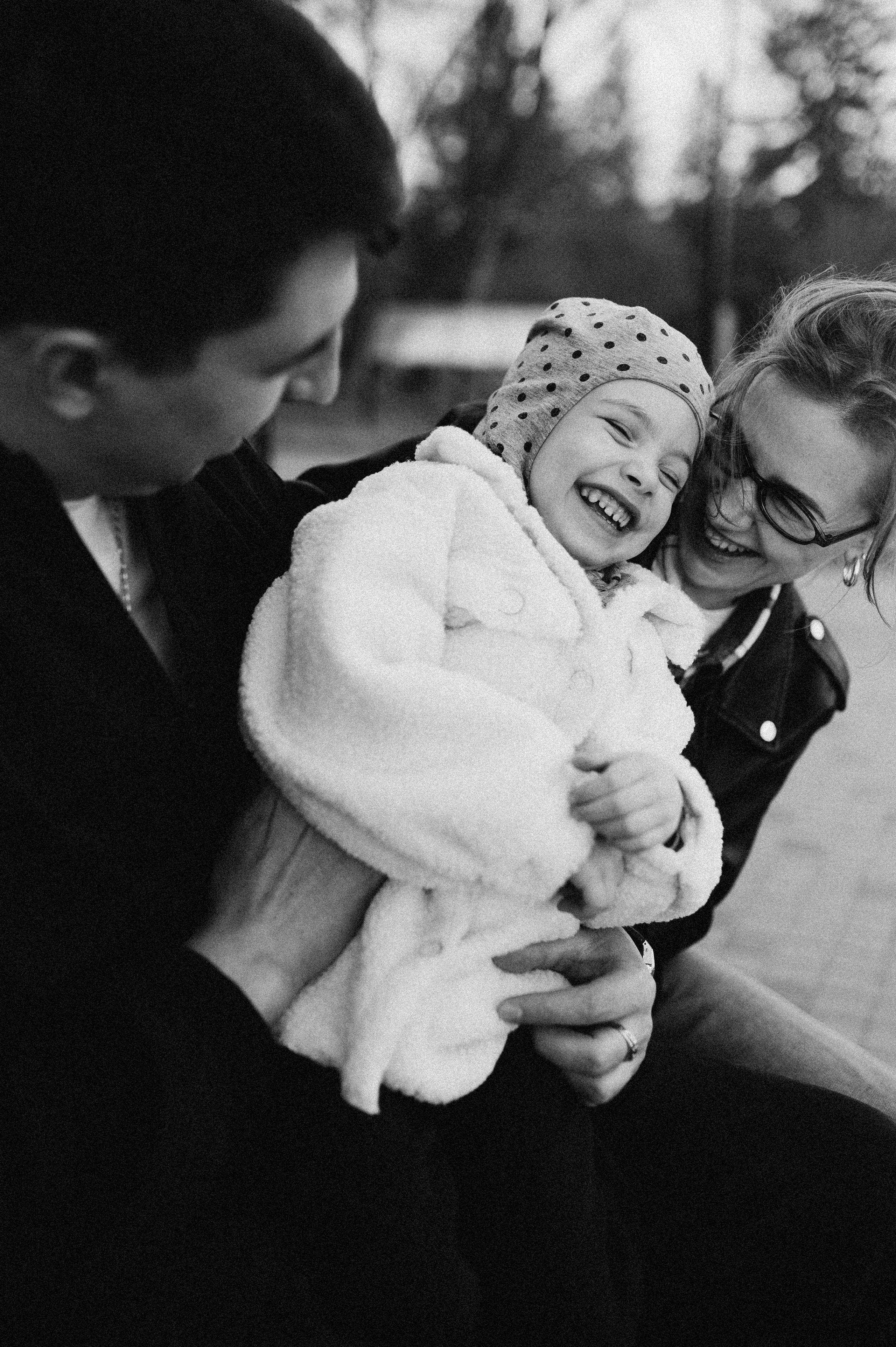 ВЕСЕННЯ ПРОГУЛКА НА НАБЕРЕЖНОЙ. Семейный фотограф в Новосибирске Женя Индрикова