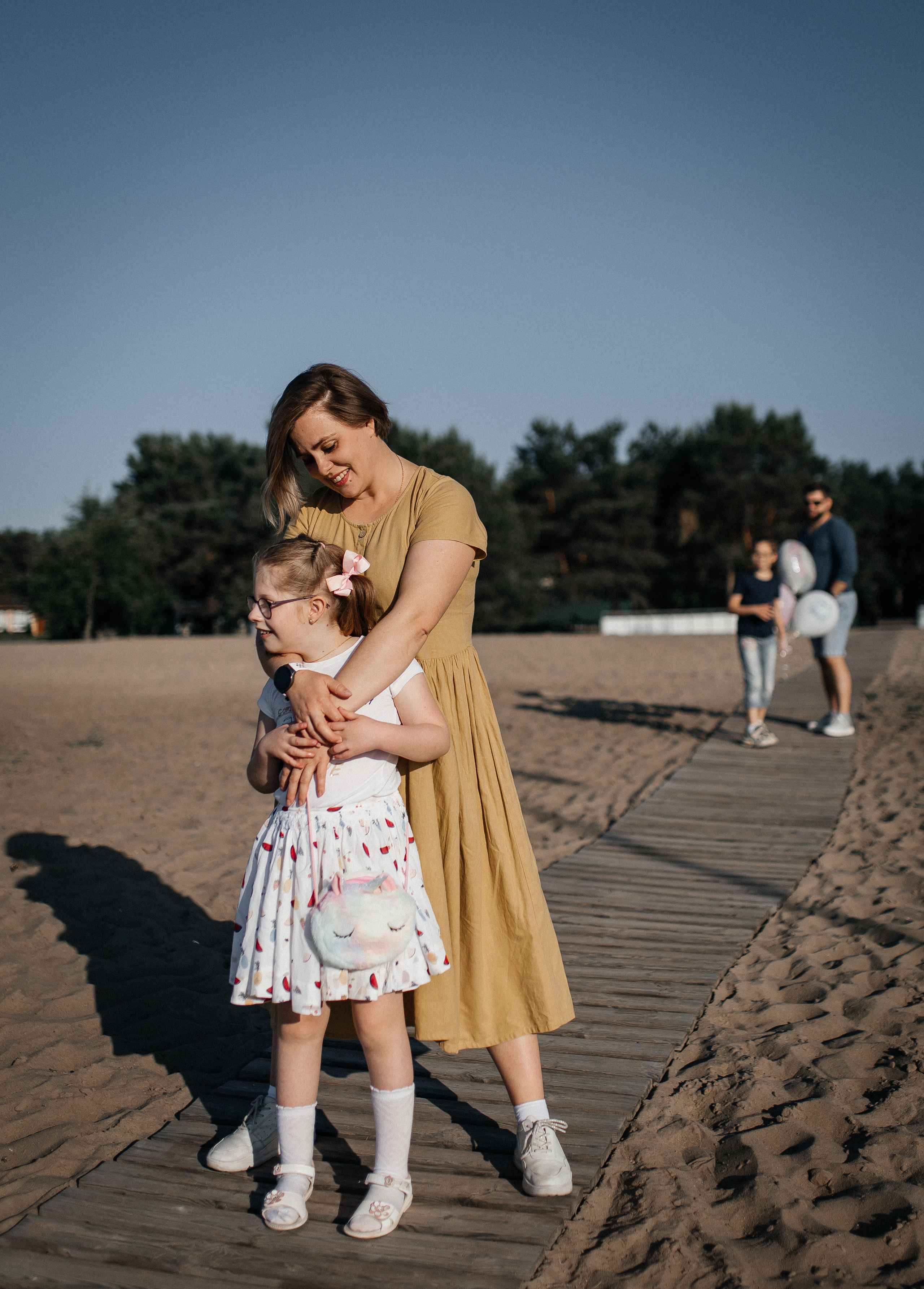 Прогулочная семейная фотосессия в День рождения дочери. Фотограф на крещение (крестины) и венчание Старый Оскол, Наталья Беседина