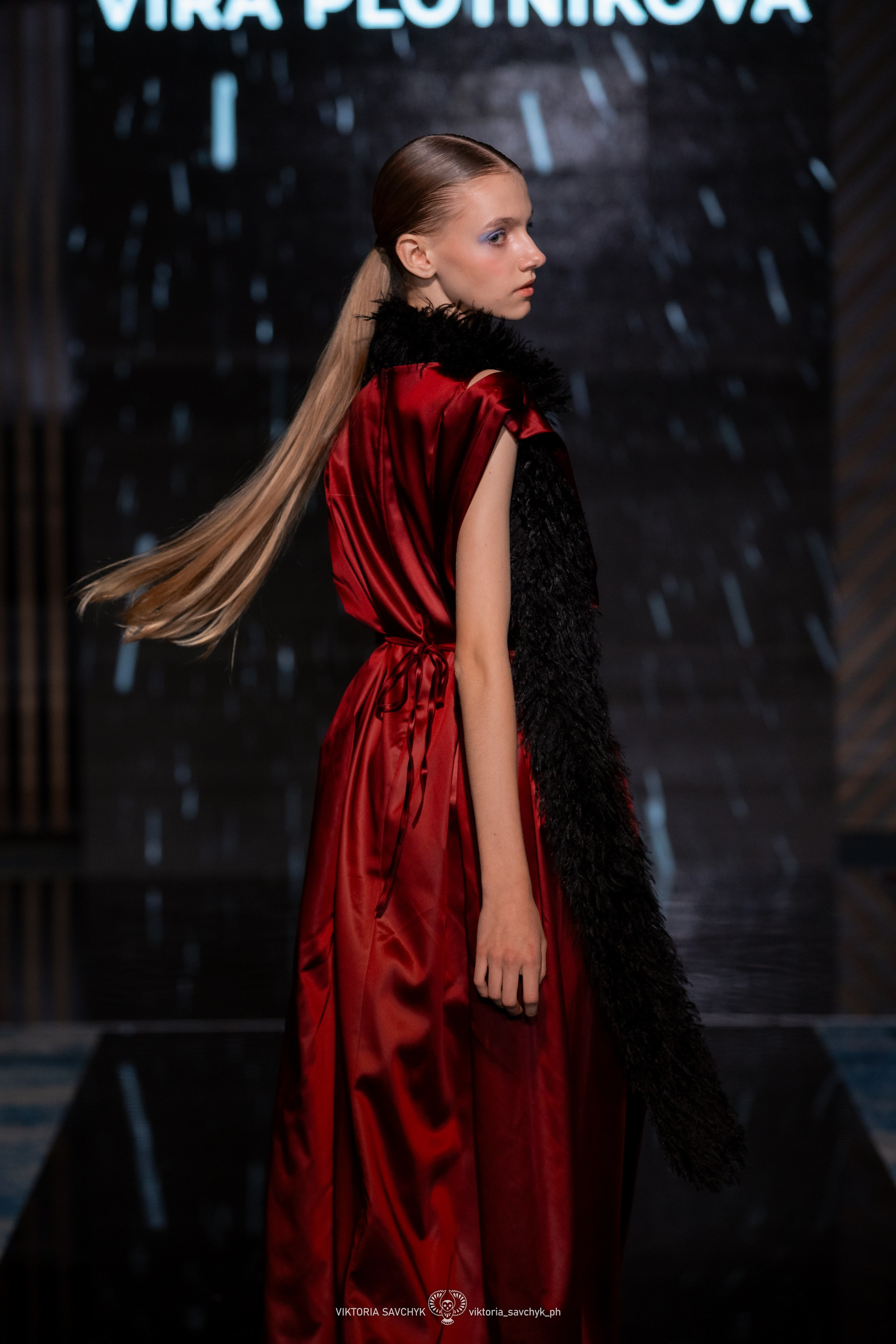 Подиум Rostov Fashion Show 2025. Осень-зима. Фотограф в Ростов-на-Дону Виктория Савчук