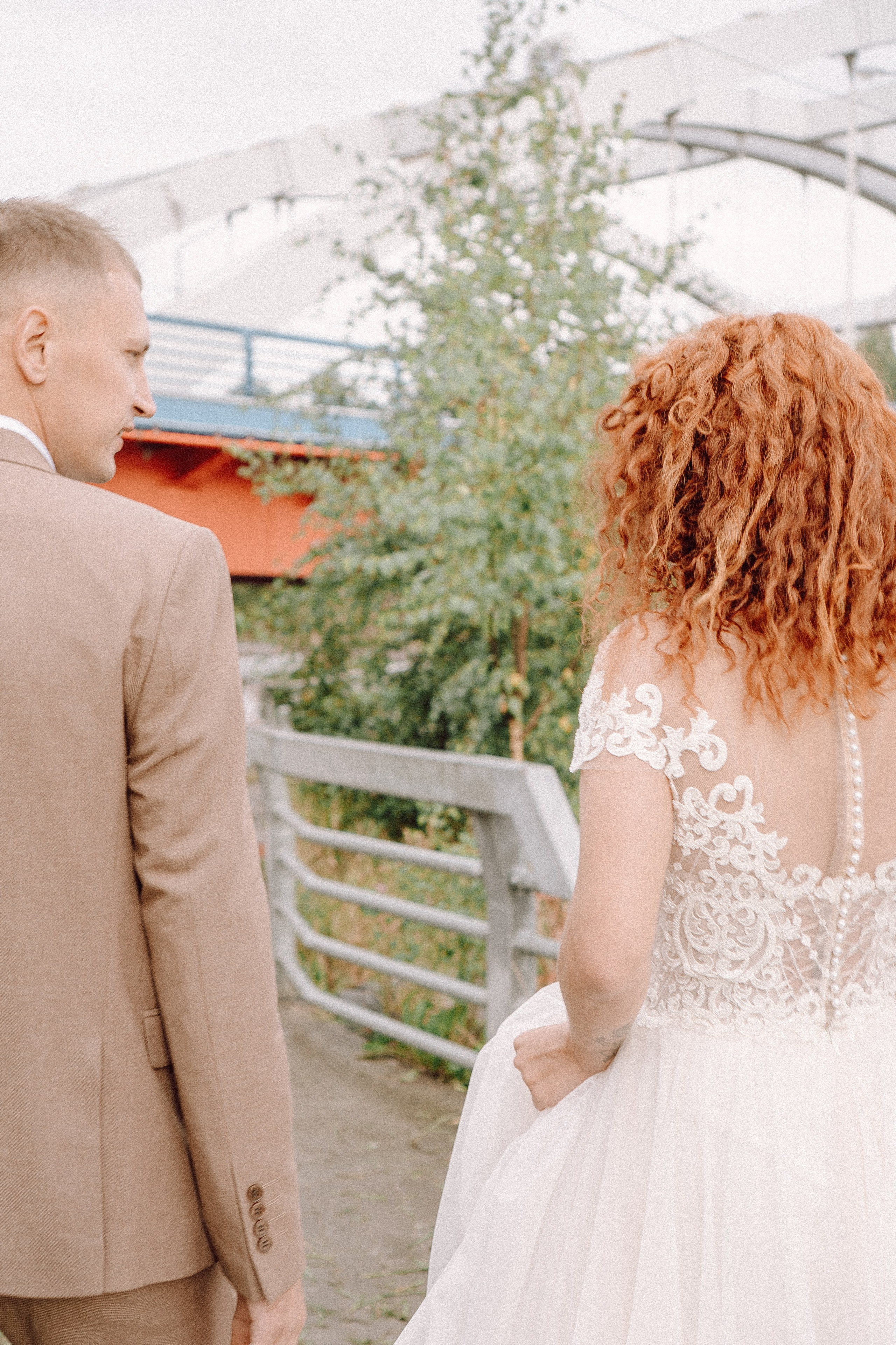СВАДЕБНАЯ ФОТОСЕССИИЯ ПАРЫ В ГОРОДЕ ПРИОЗЕРСК В СОСНОВОМ ЛЕСУ И С ПИКАПОМ. Профессиональный фотограф, Санкт-Петербург — Виктория Богомолова