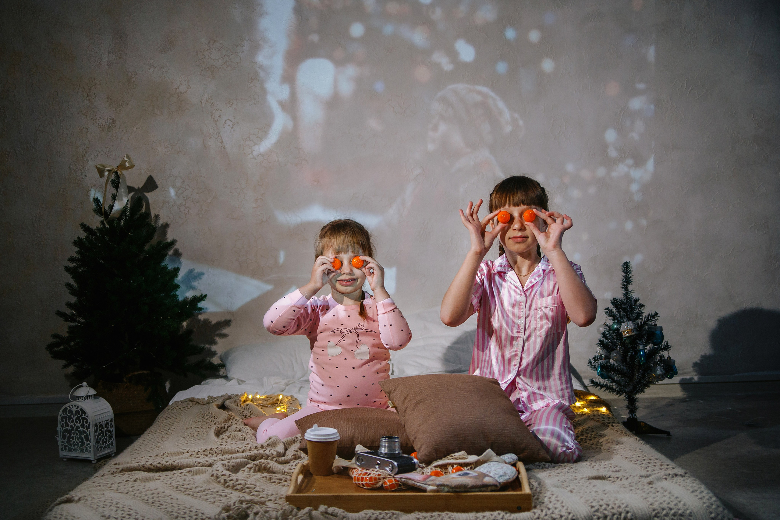 Две сестры, Карина и Кристина. Выпускные альбомы Искитим, Бердск и Новосибирск Крюкова Елена