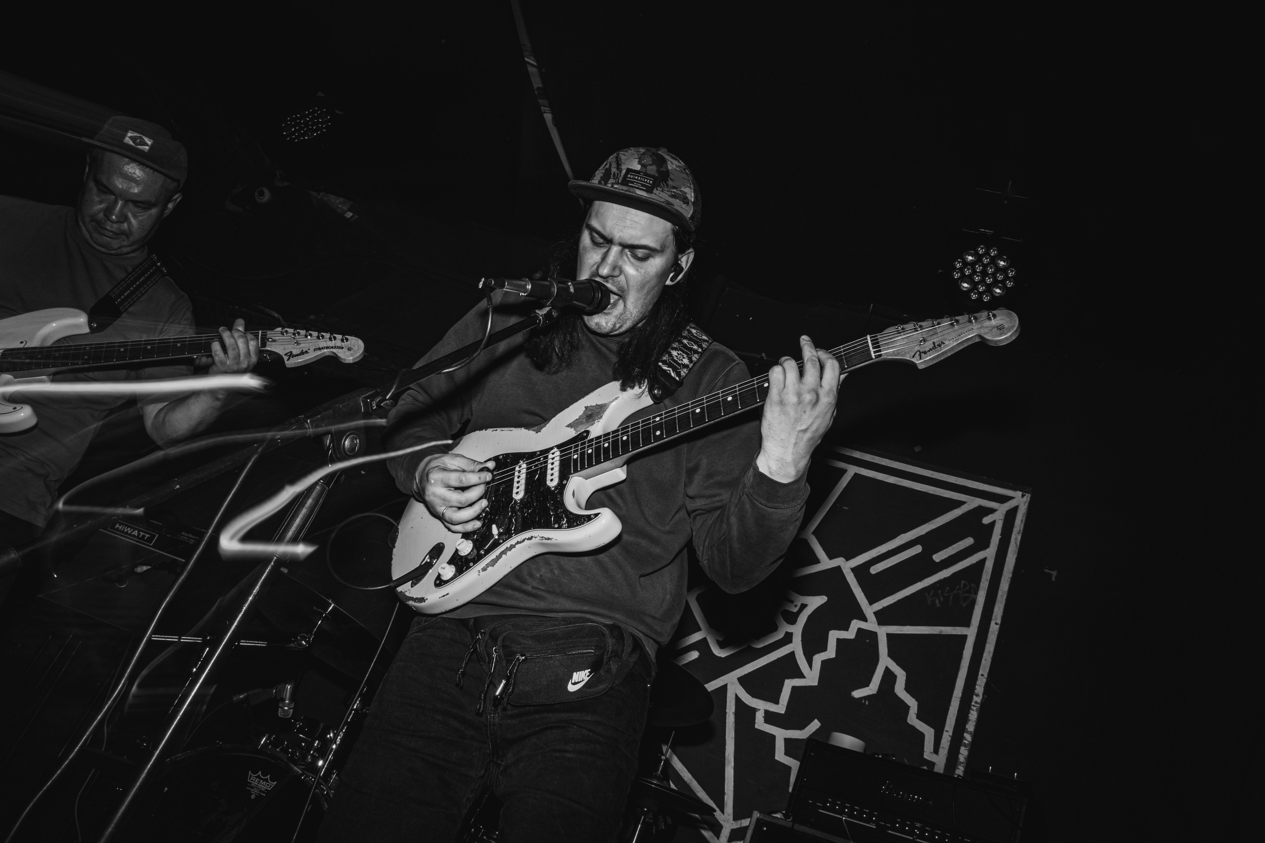 Ютани & о т м е ж & Вещи в картонной коробке 08.08.2025. Репортажный фотограф в Москве Legiodot