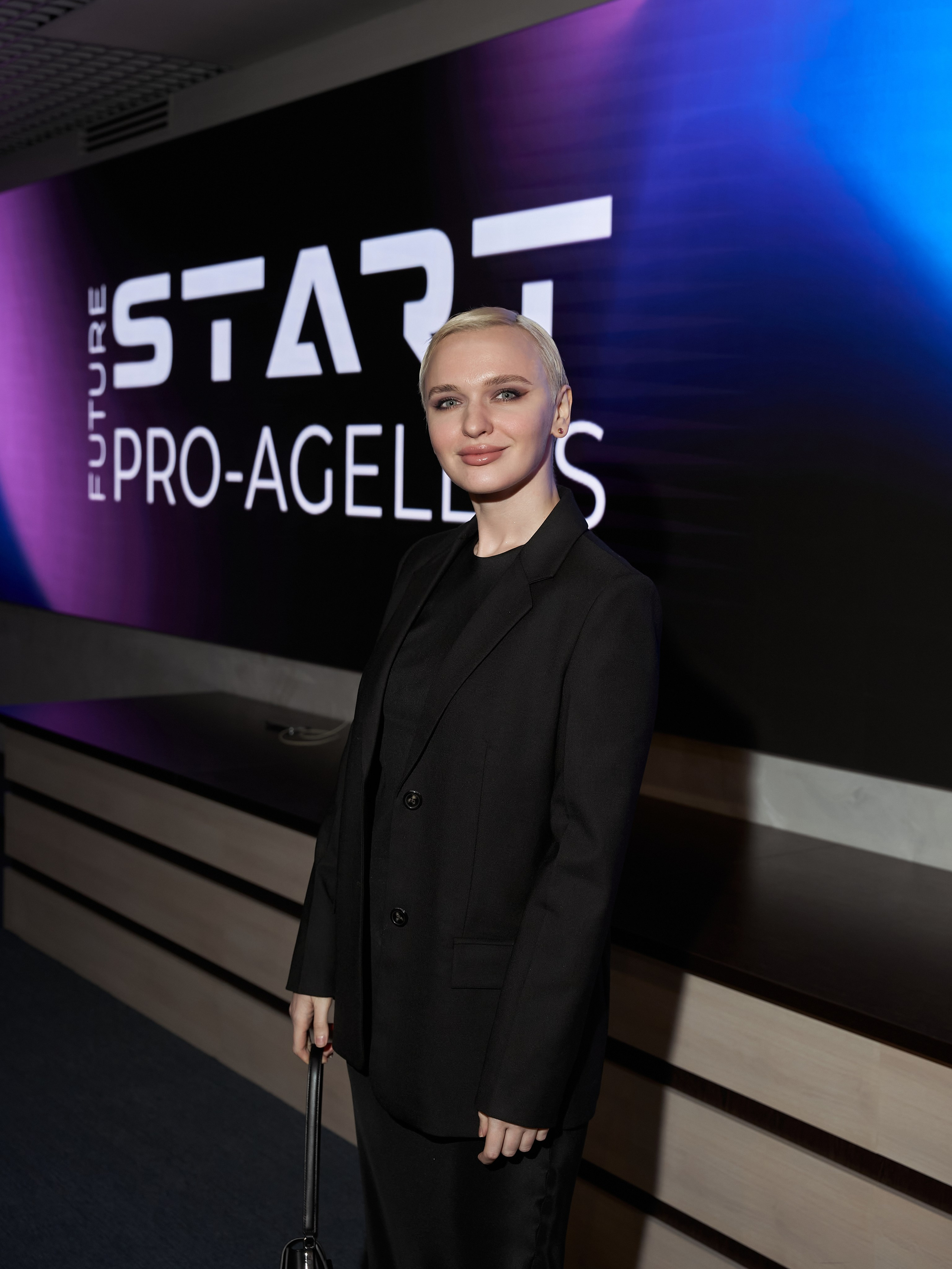 СЛУШАТЕЛИ. PRO-AGELESS