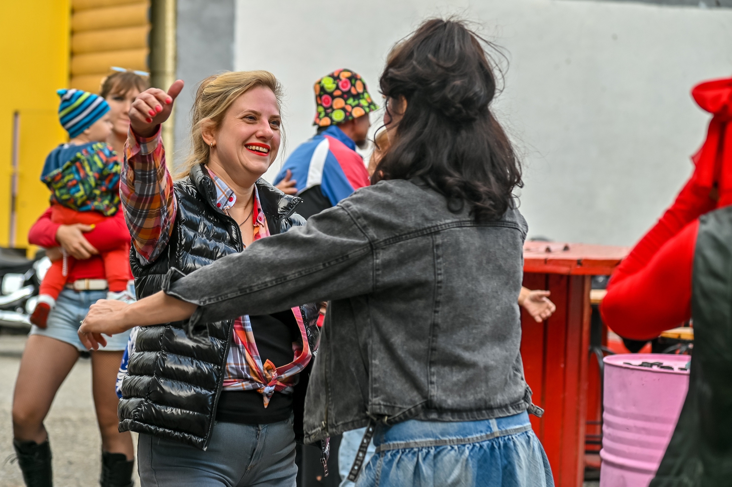 Мутные типочки на районе… Съемка клипа 21.08.2022. Репортажный профессиональный фотограф-любитель